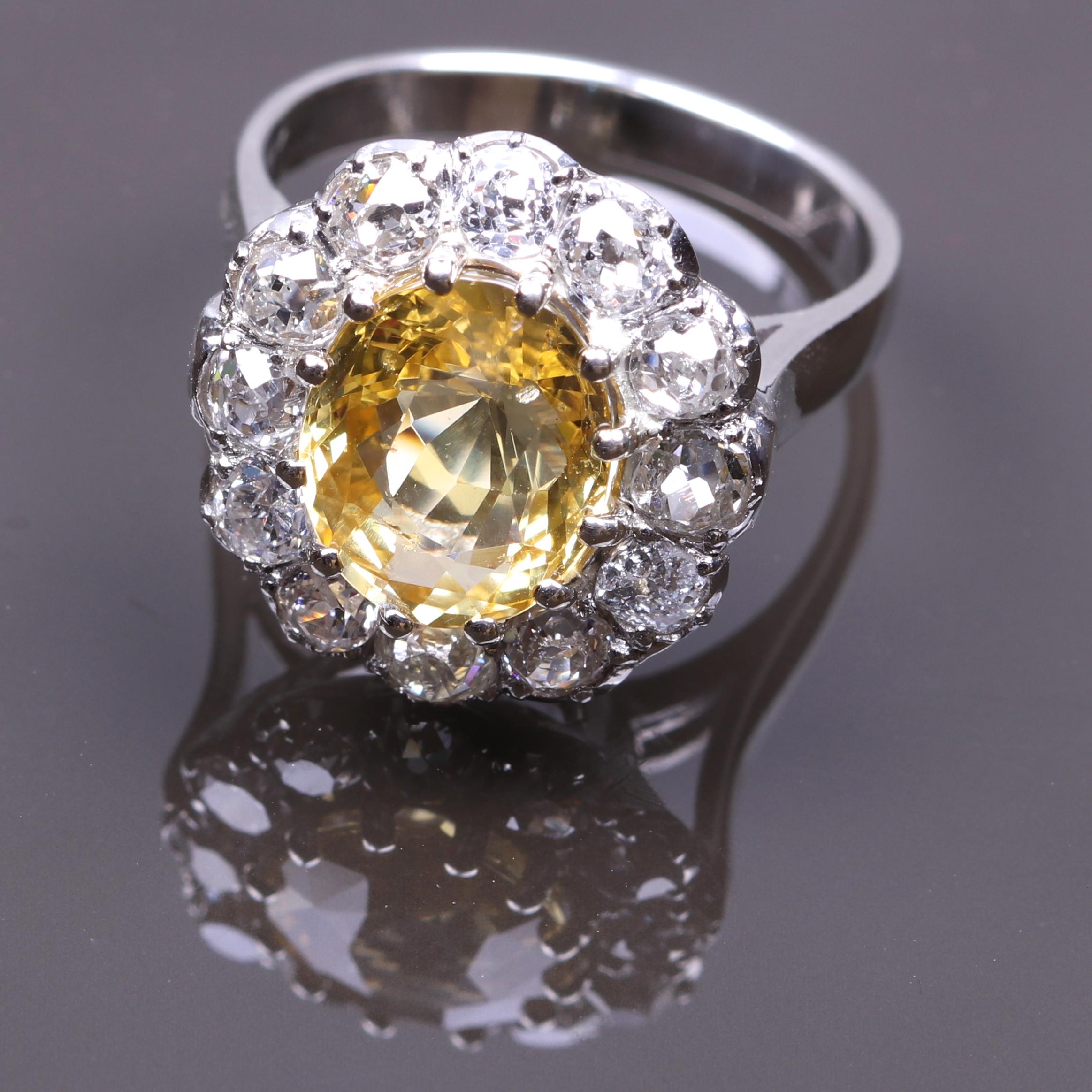 Victorian Yellow Sapphire Diamond Gold Ring In Excellent Condition In Beverly Hills, CA