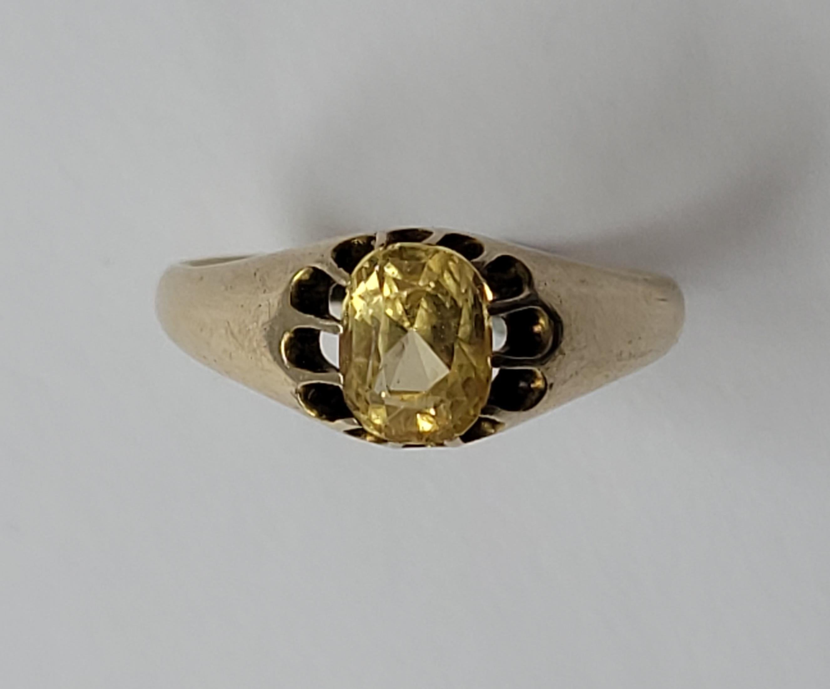 Victorian Yellow Sapphire Gold Solitaire Ring In Good Condition For Sale In Boston, Lincolnshire