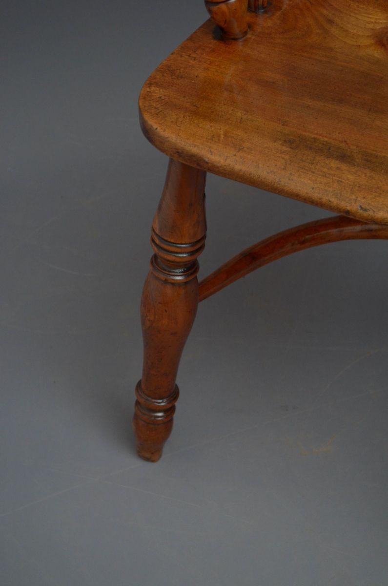 Victorian Yew Wood Windsor Chair For Sale 3