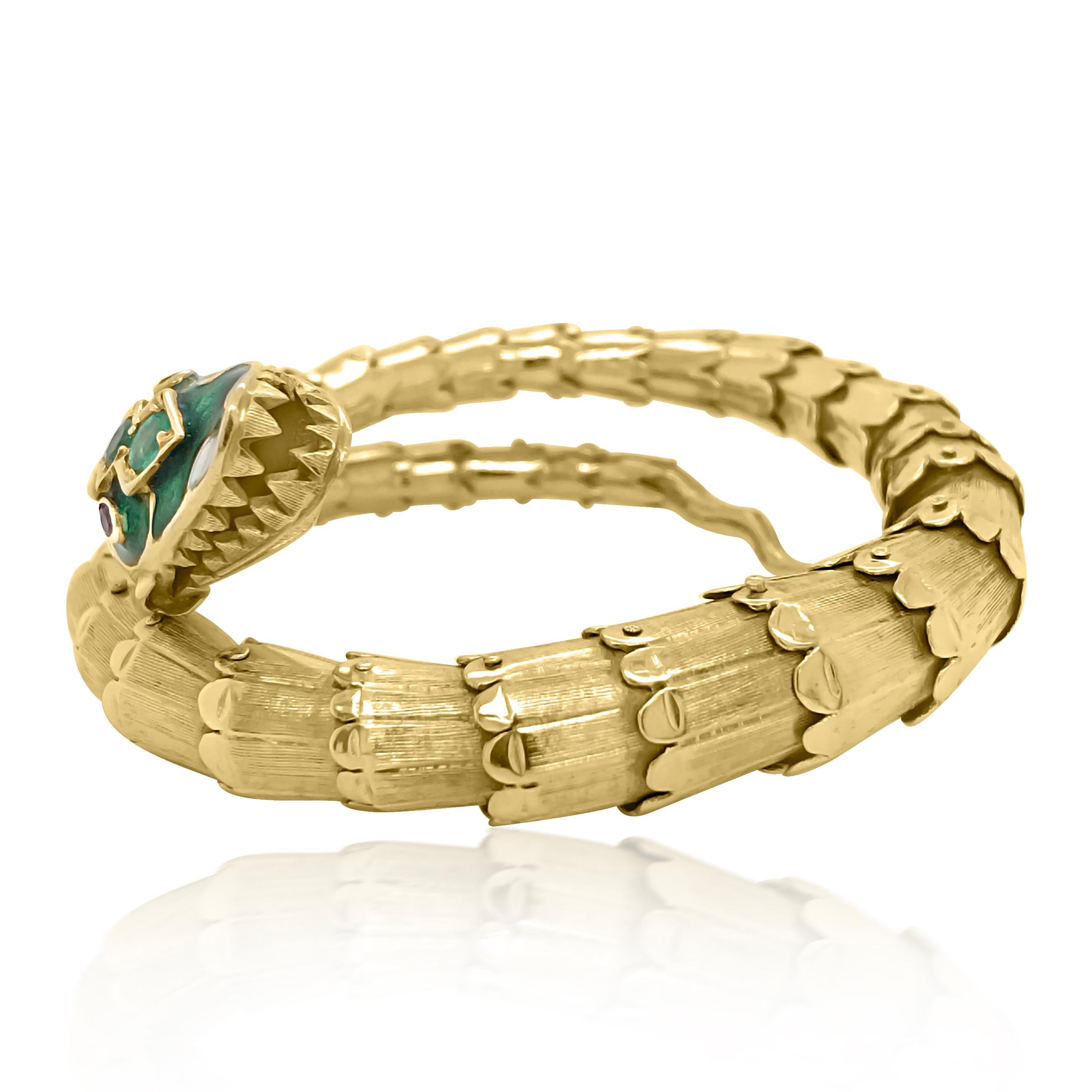 Victorian 14 Karat Gold Diamond and Emerald Enameled Snake Bracelet In Excellent Condition In New York, NY