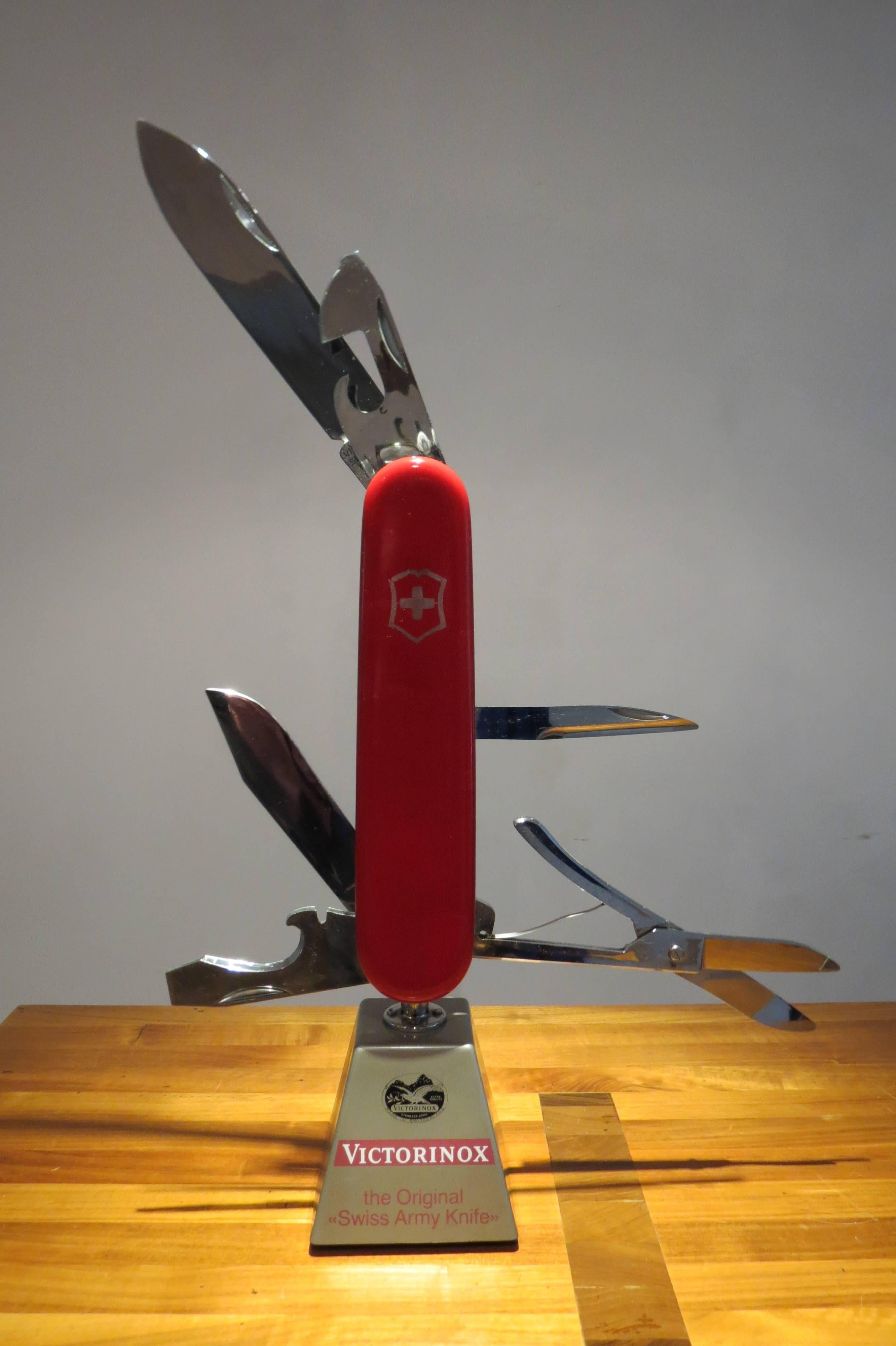 victorinox display knife