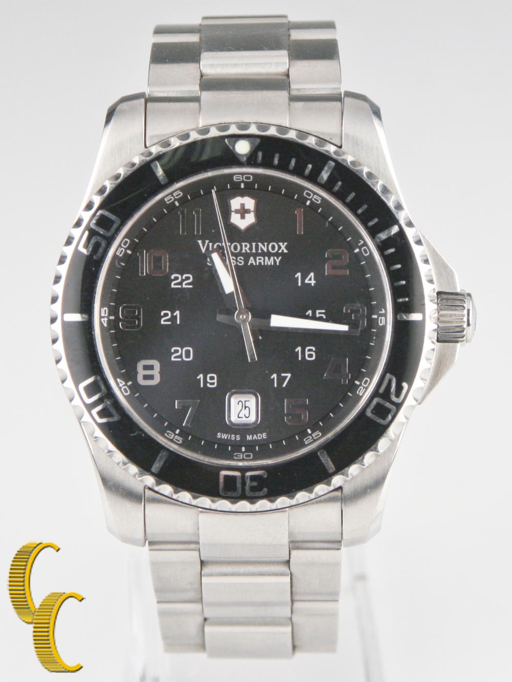 Swiss quartz movement.
Manufacturer: Victorinox.
Model: Swiss Army.
Model number: 241436.
Serial number: 100754123.
Weight: 168 grams.
Good condition. Several scratches are visible on case back, bezel, bracelet and clasp.
Does not include the