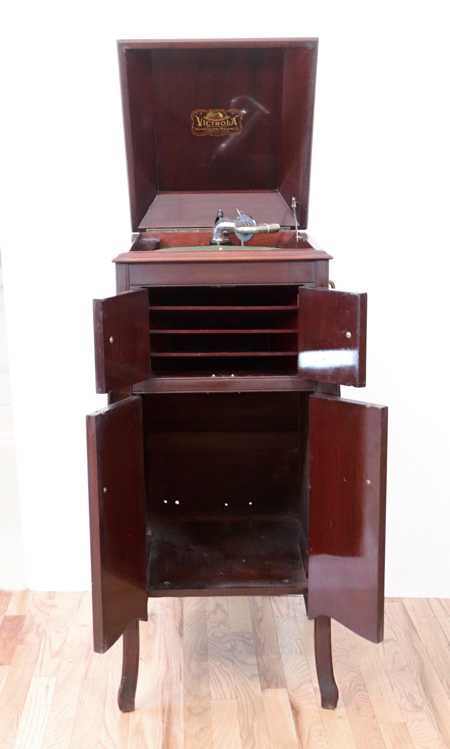 Metal Victrola VV-X Floor-Model Phonograph by The Victrola Talking Machine Co.