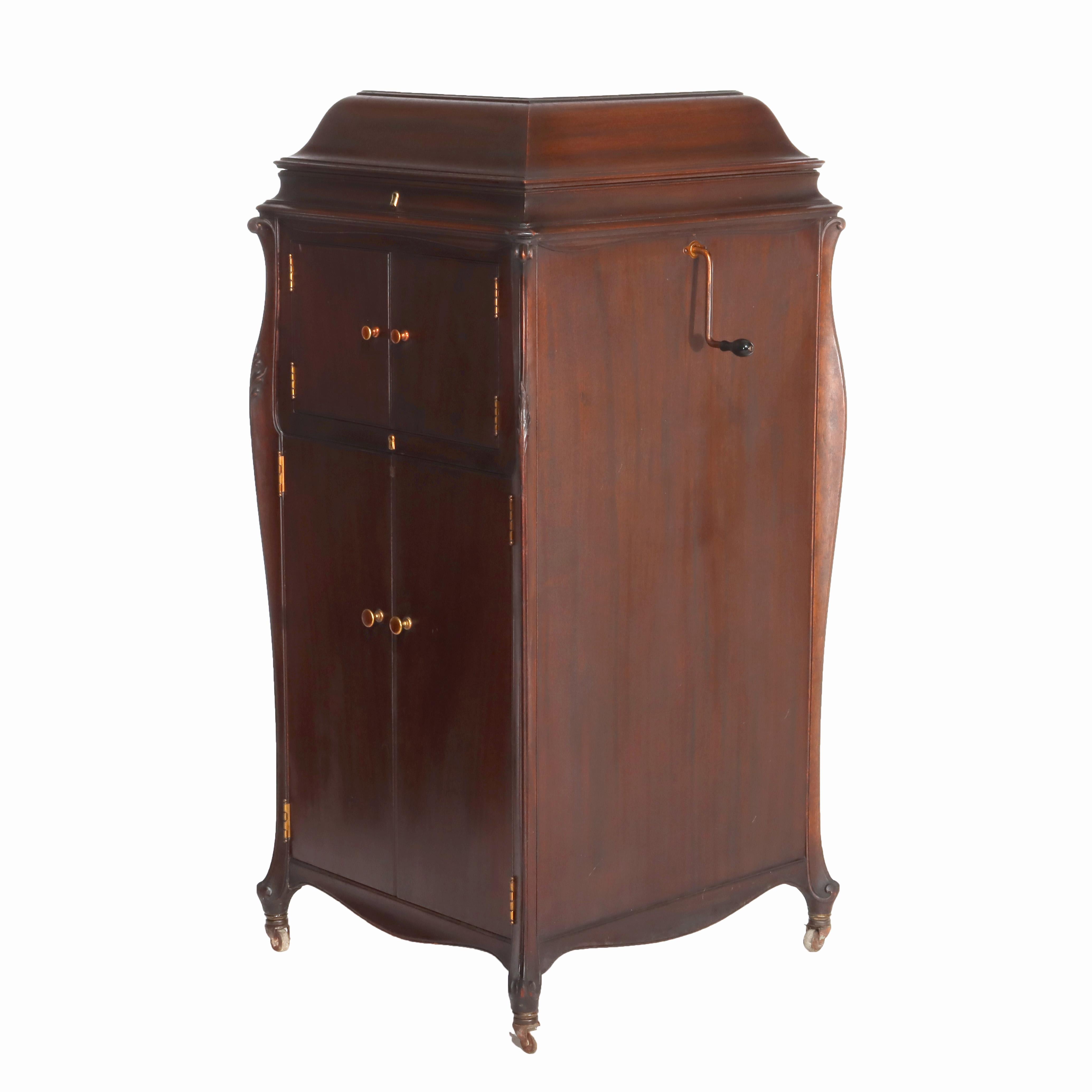 Victrola XVI acajou, lecteur de disques droit et disques C1900 en vente 5