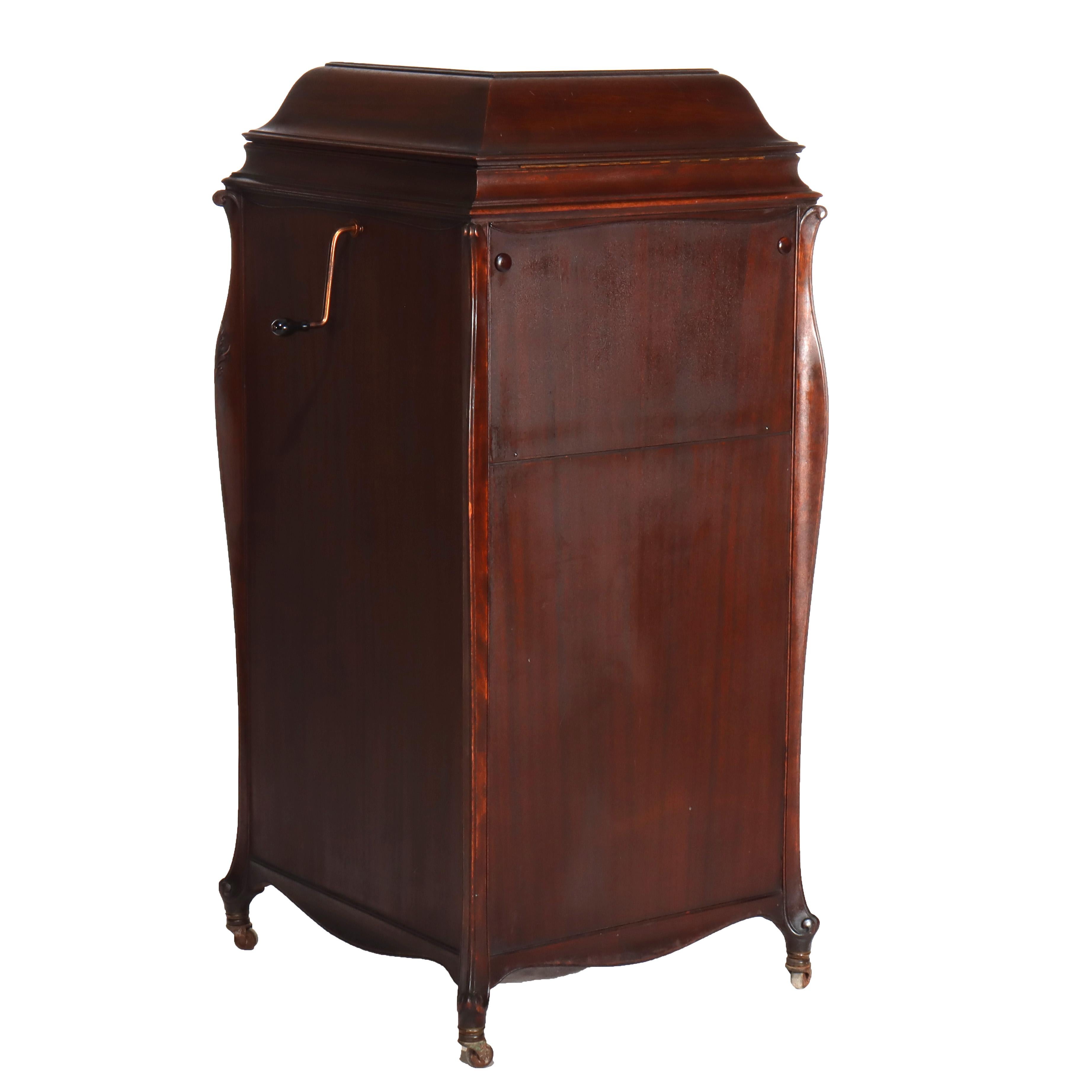 Victrola XVI acajou, lecteur de disques droit et disques C1900 en vente 6