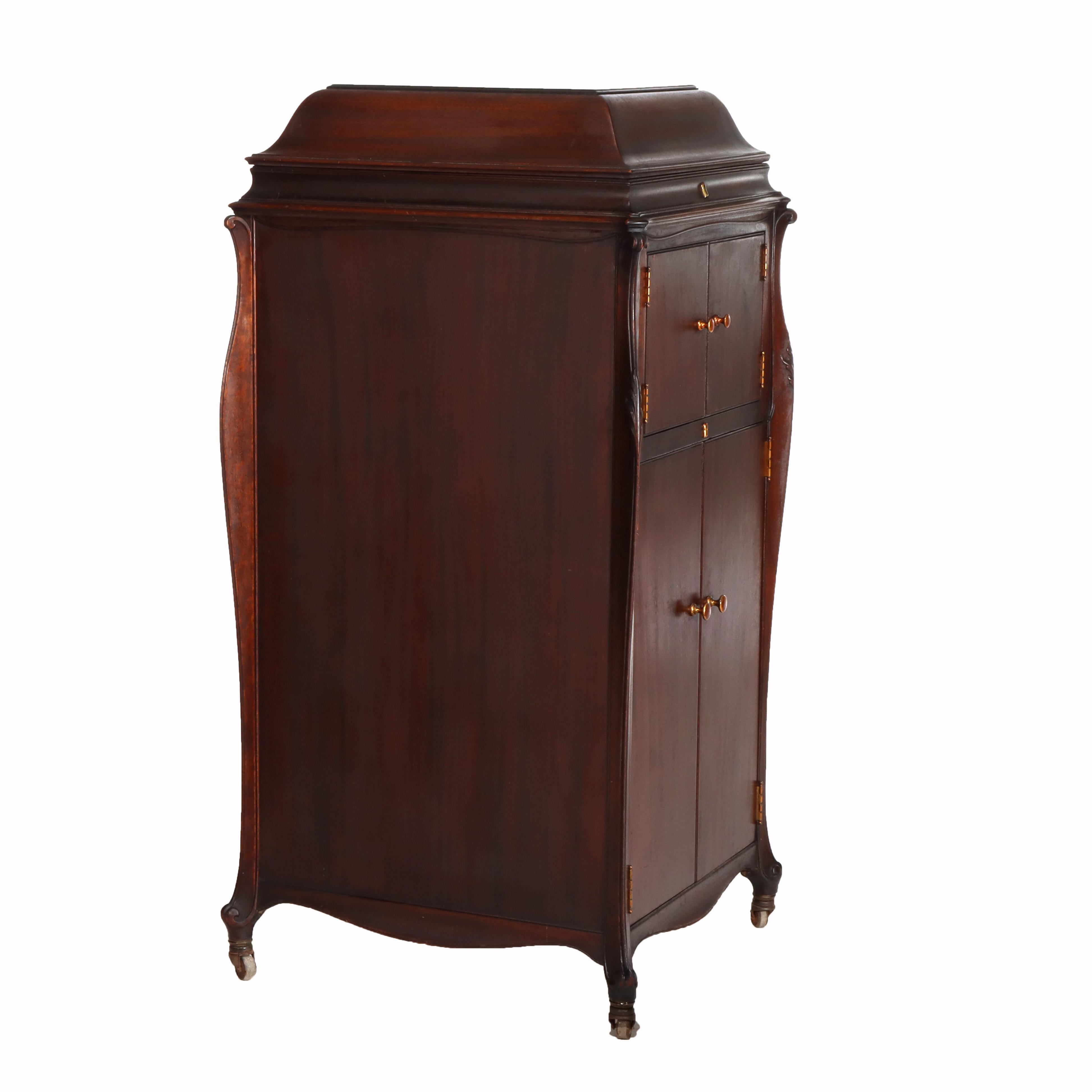 Victrola XVI acajou, lecteur de disques droit et disques C1900 en vente 8