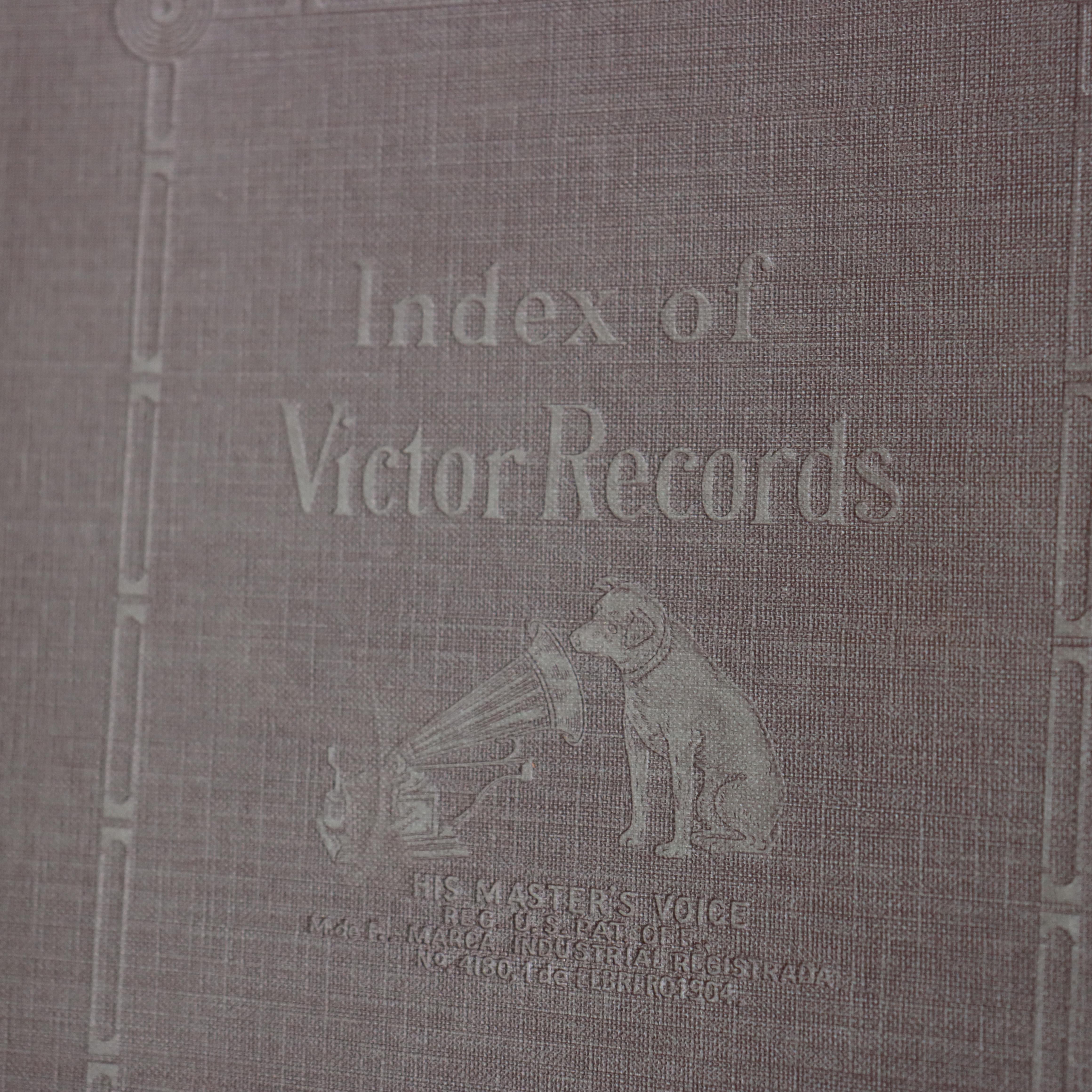 Victrola XVI acajou, lecteur de disques droit et disques C1900 en vente 12