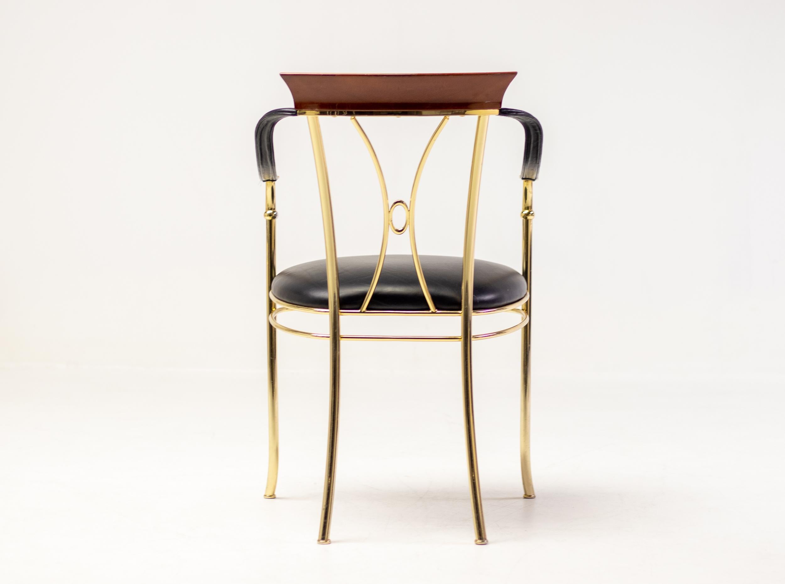 Moderne Chaise Swan en laiton Vidal Grau en vente