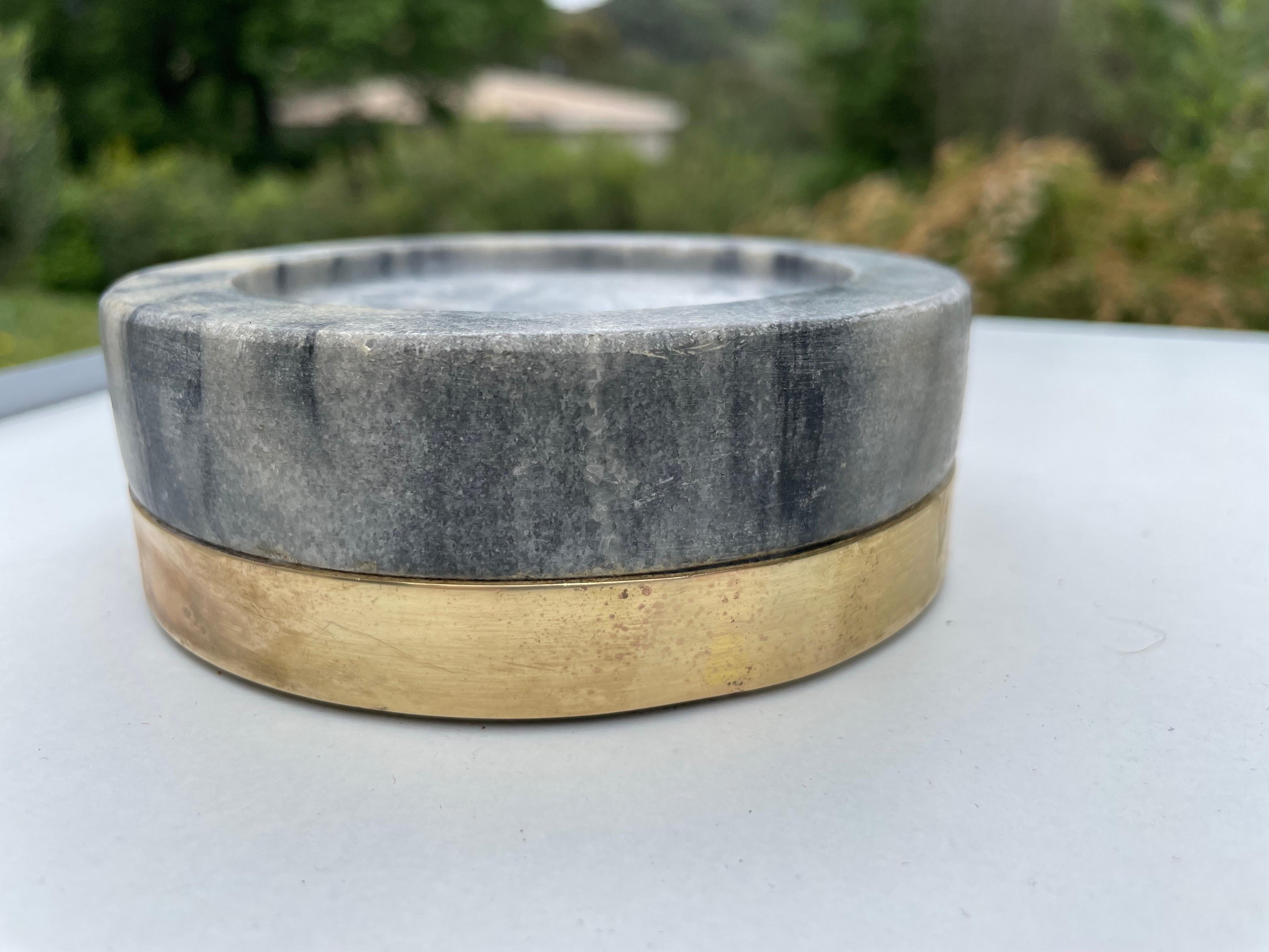 Hollywood Regency Vide Poche, Ashtray, in Marble and Brass, Grey and Gold Color, Italy 1960 For Sale