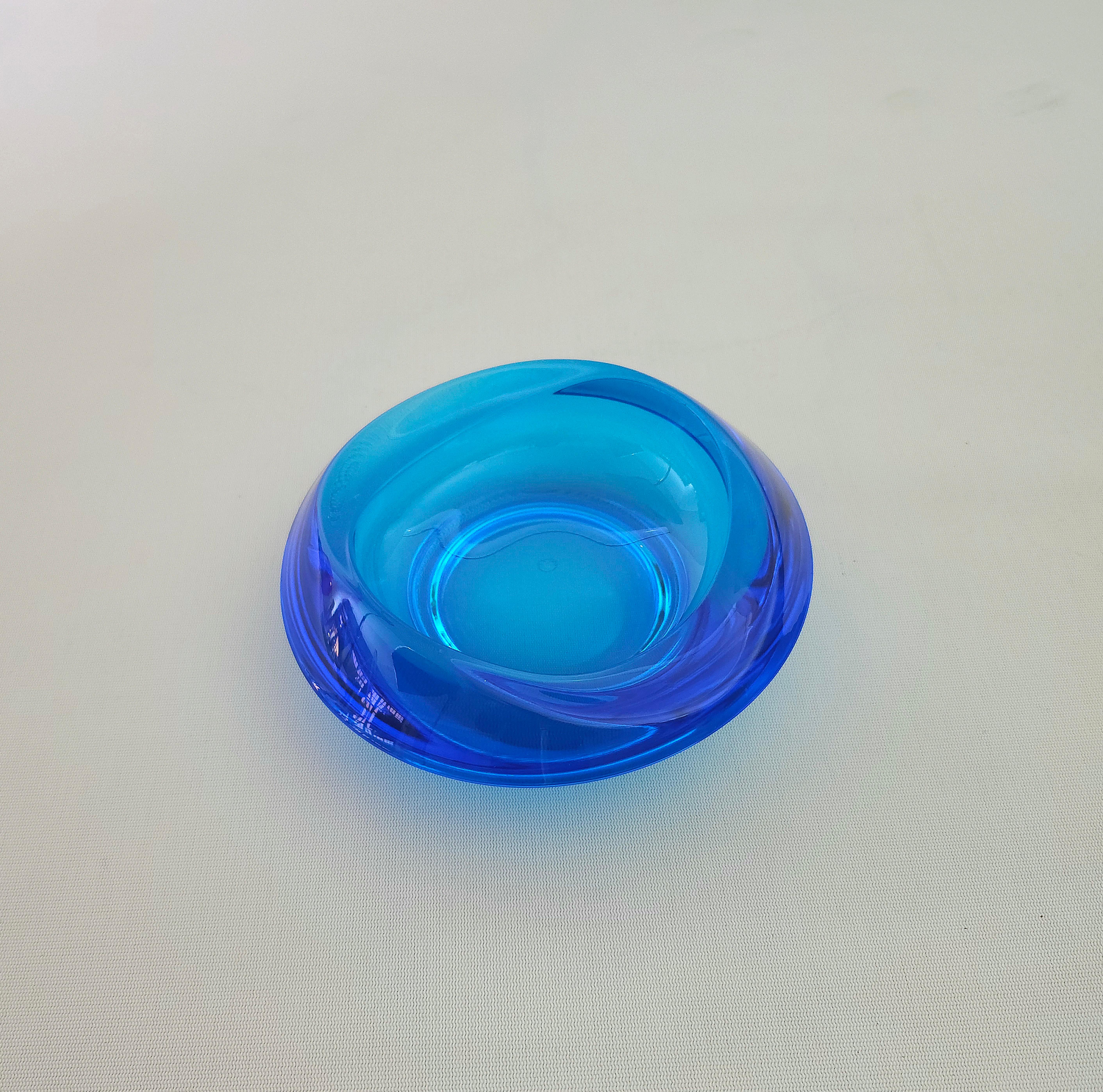 Vide-Poche Objeto decorativo de cristal de Murano azul Diseño italiano de mediados de siglo de 1970 Moderno de mediados de siglo en venta