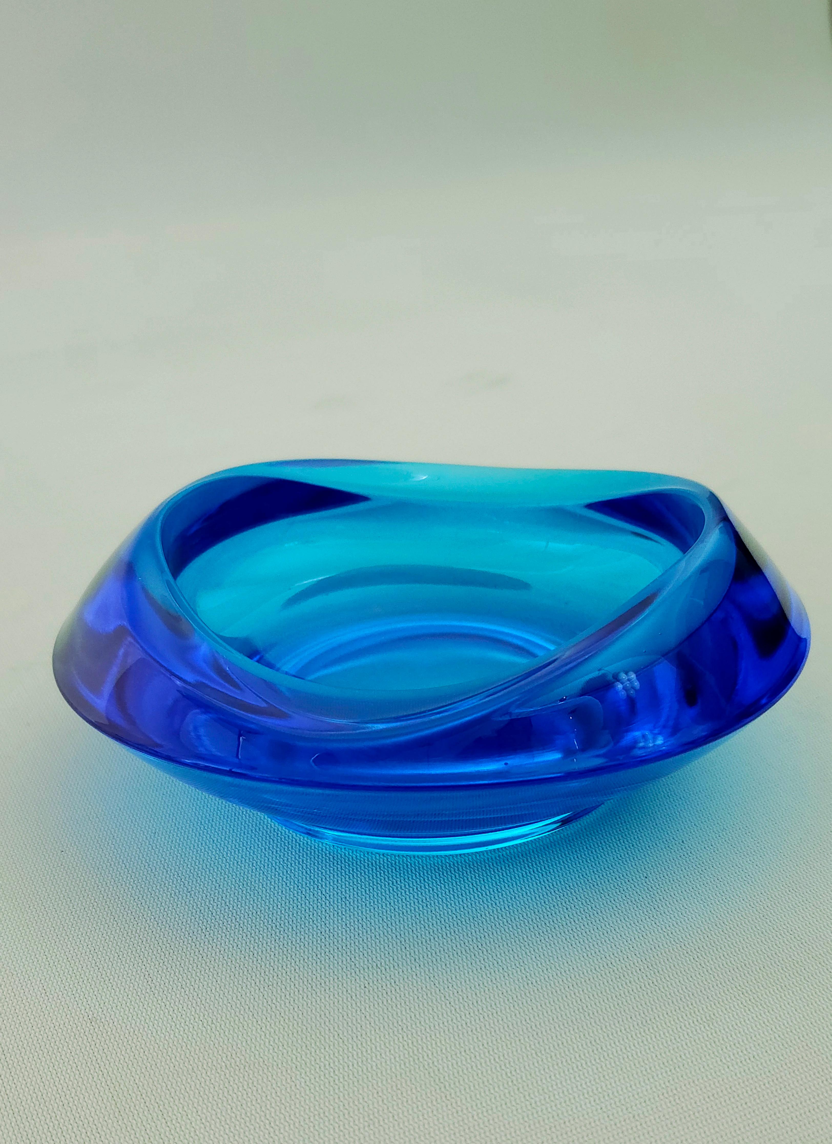 Vide-Poche Objeto decorativo de cristal de Murano azul Diseño italiano de mediados de siglo de 1970 Italiano en venta