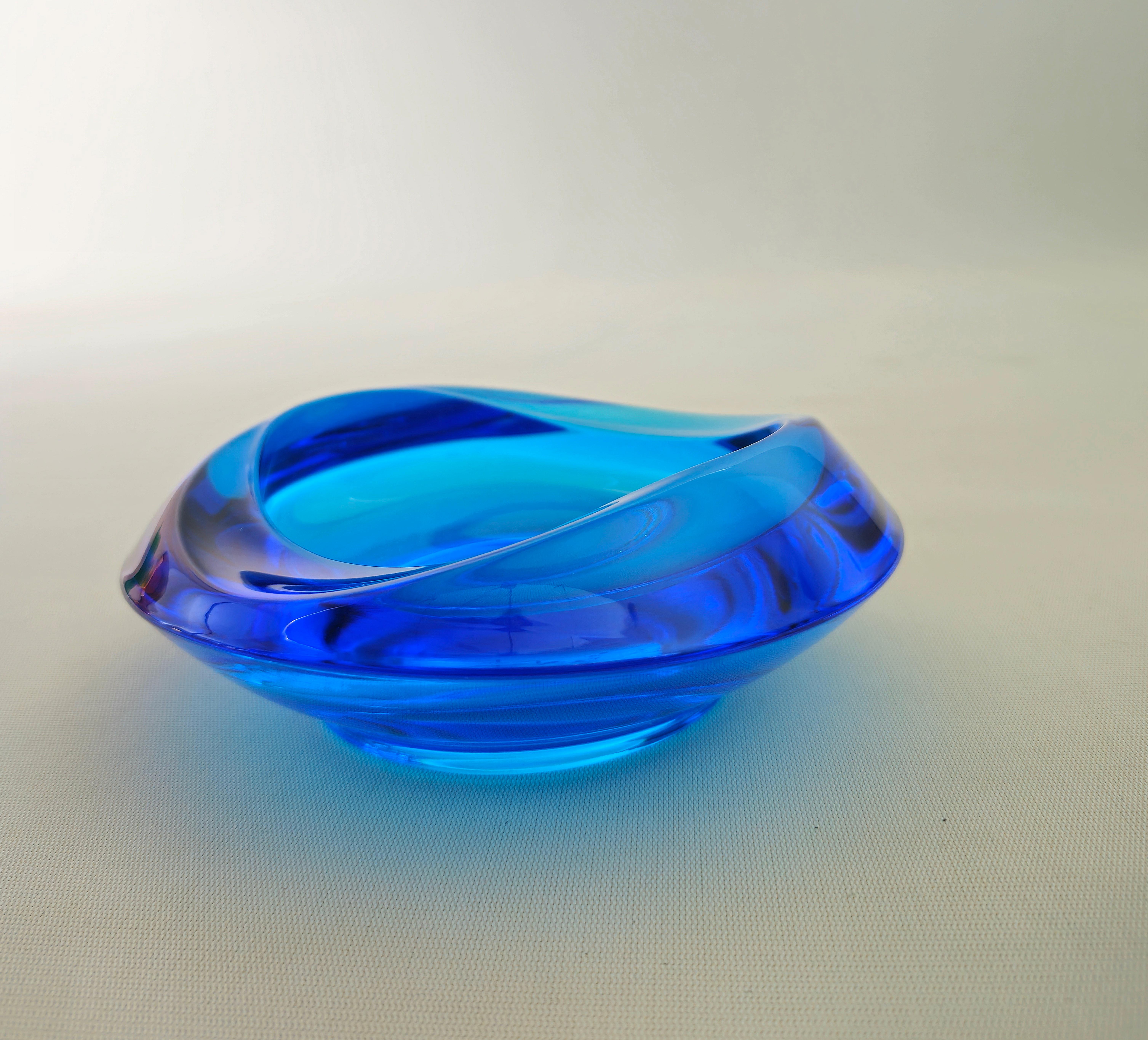 Vide-Poche Objeto decorativo de cristal de Murano azul Diseño italiano de mediados de siglo de 1970 en Bueno estado para la venta en Palermo, IT