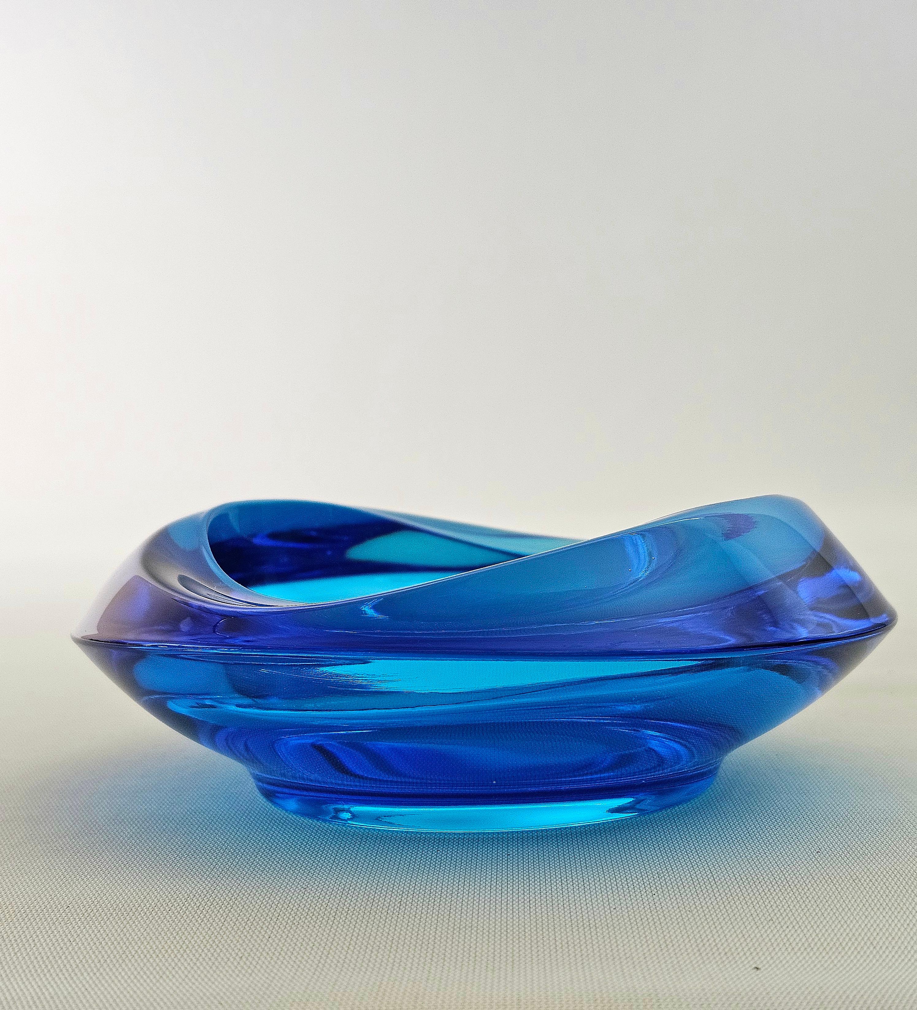 Vide-Poche Objeto decorativo de cristal de Murano azul Diseño italiano de mediados de siglo de 1970 Cristal de Murano en venta