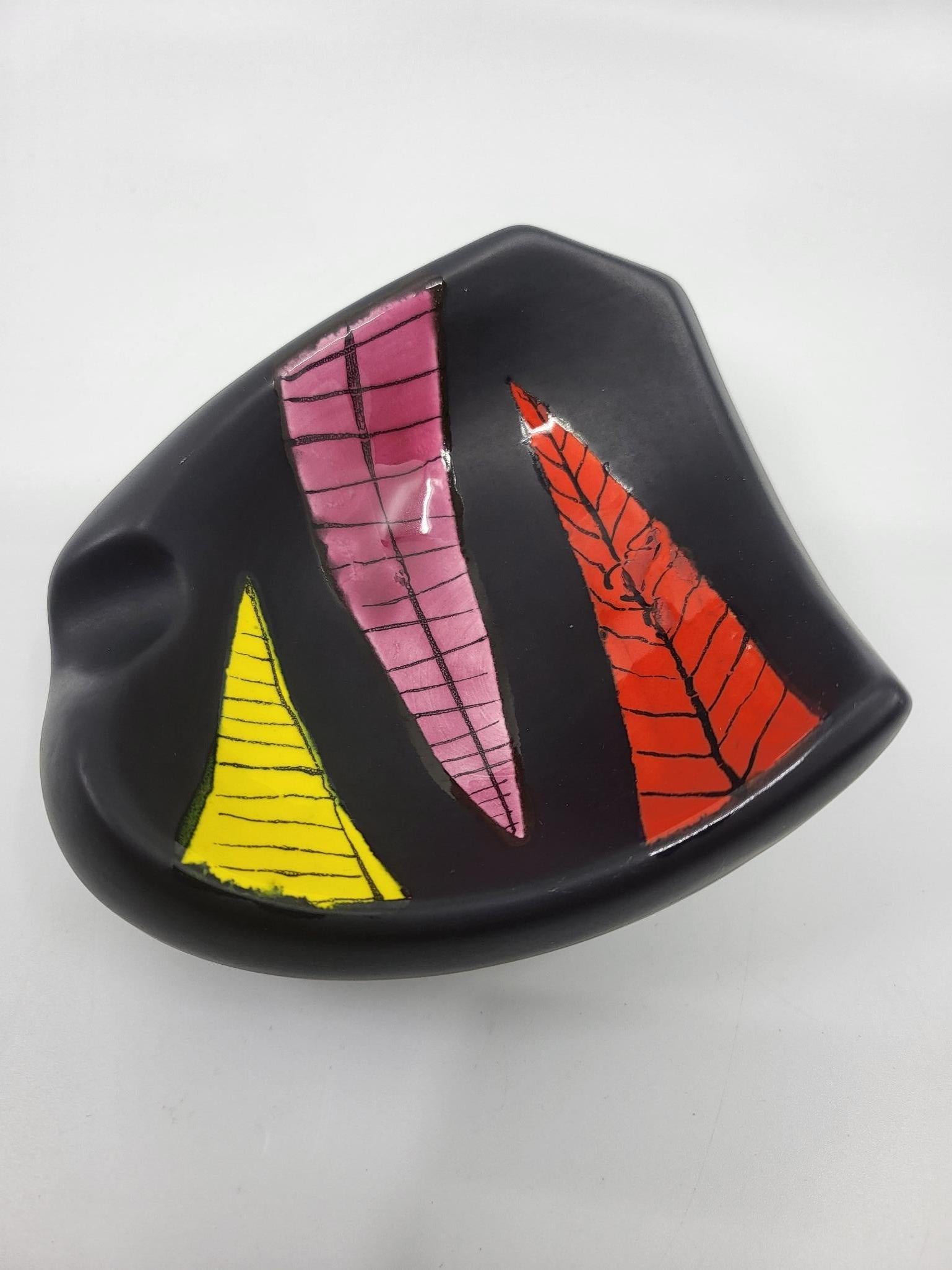Mid-Century Modern Vide poche Gabriel Fourmaintraux en céramique Noir Francais Circa 1950 Vintage en vente