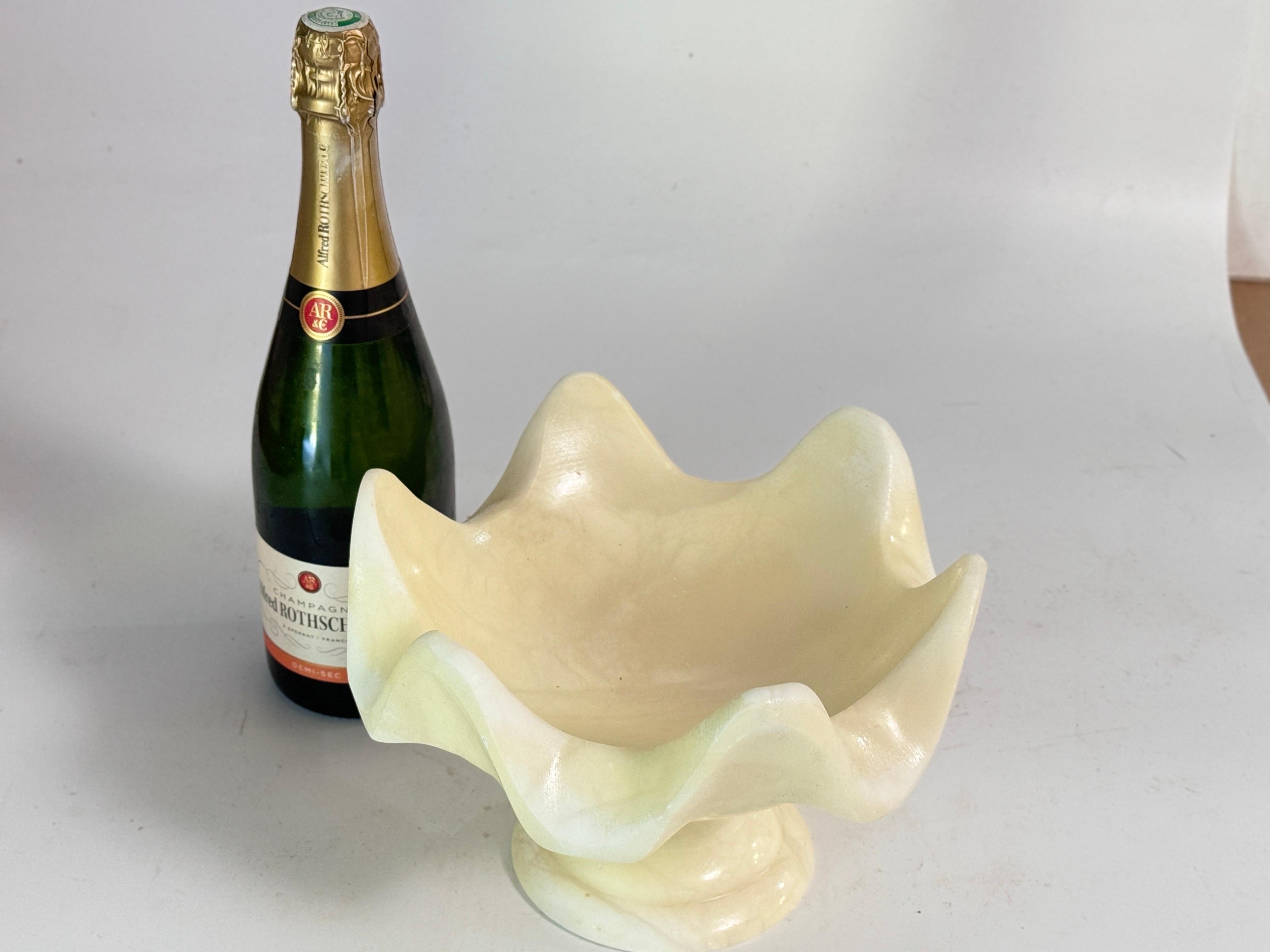 Vide Poche in Alabaster aus Italien 1960, in Farbe Weiß, Großformat (Italienisch) im Angebot