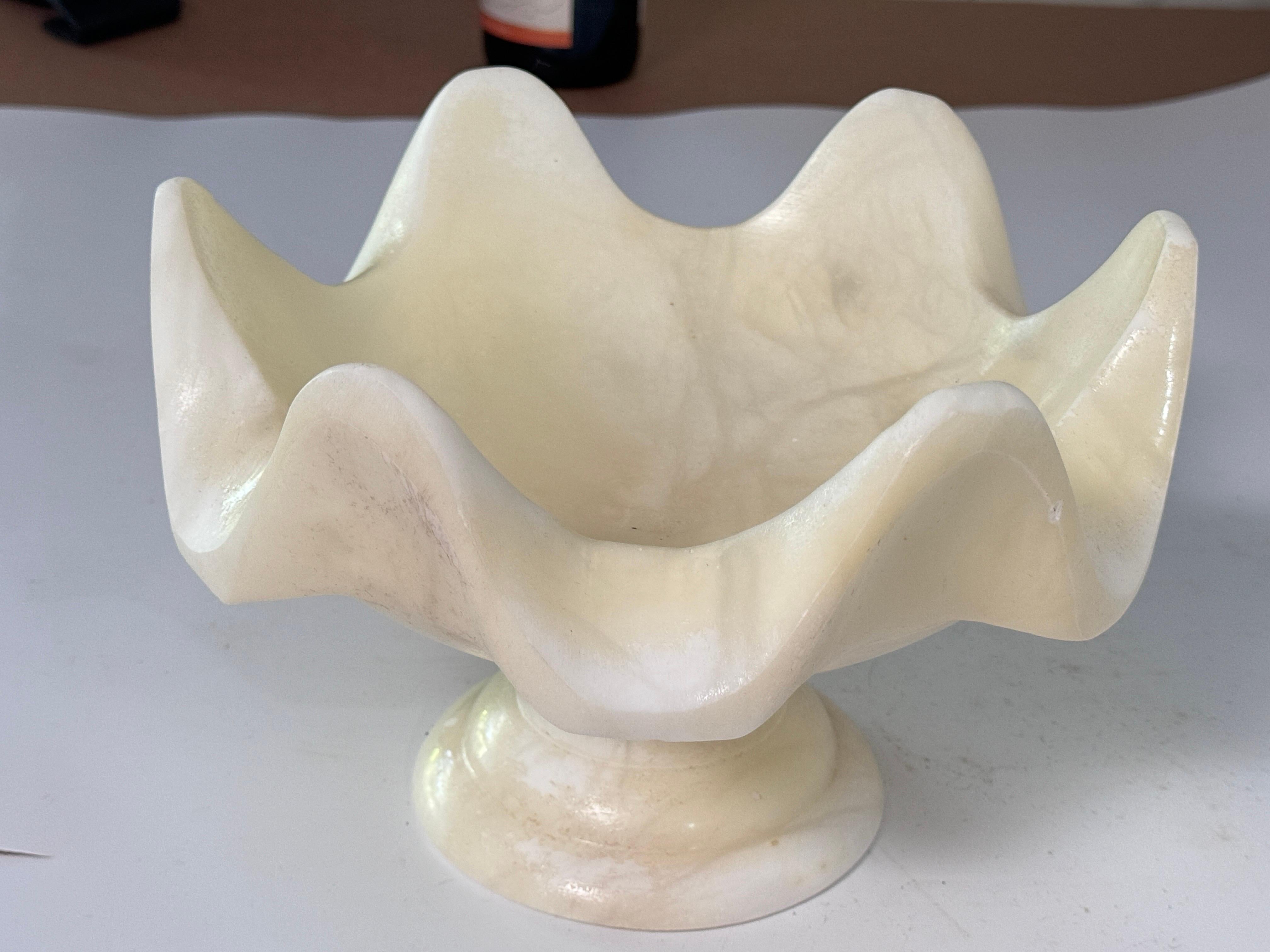 Vide Poche in Alabaster aus Italien 1960, in Farbe Weiß, Großformat im Angebot 1