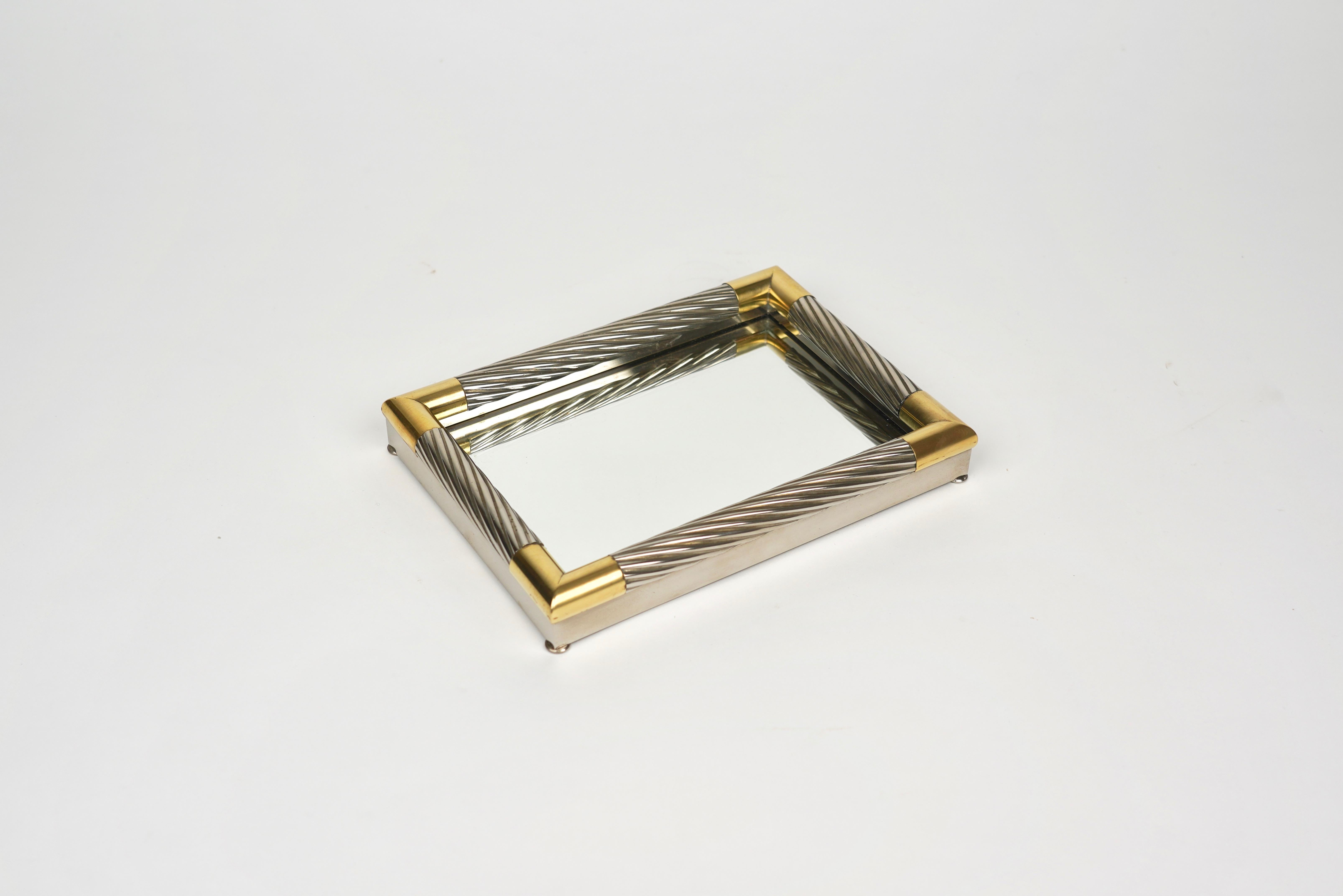Mid-Century Modern Vide-Poche en métal argenté, laiton et miroir de Tommaso Barbi, Italie, 1970 en vente