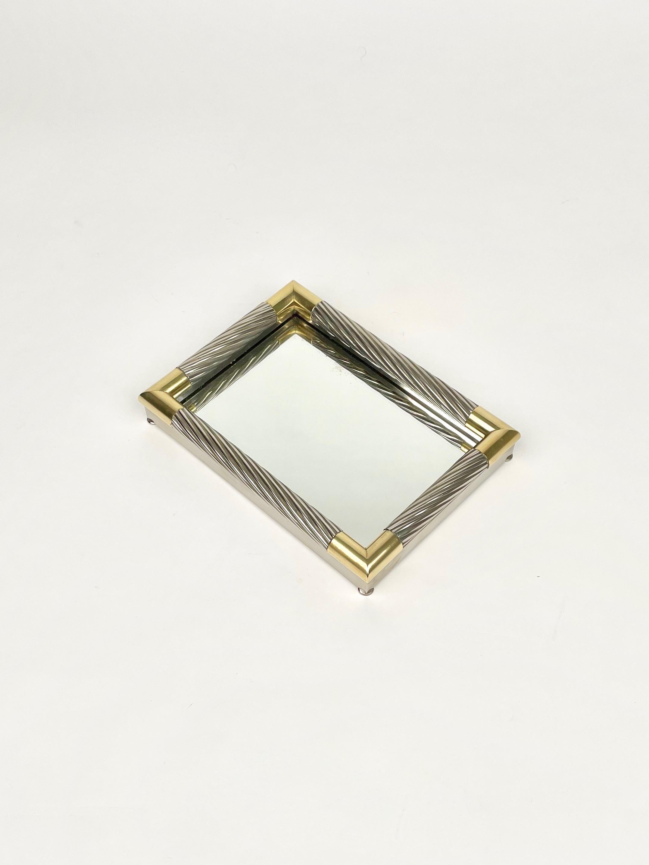 Vide-Poche in Silver Metal, Brass and Mirror by Tommaso Barbi, Italy 1970s In Good Condition For Sale In Rome, IT
