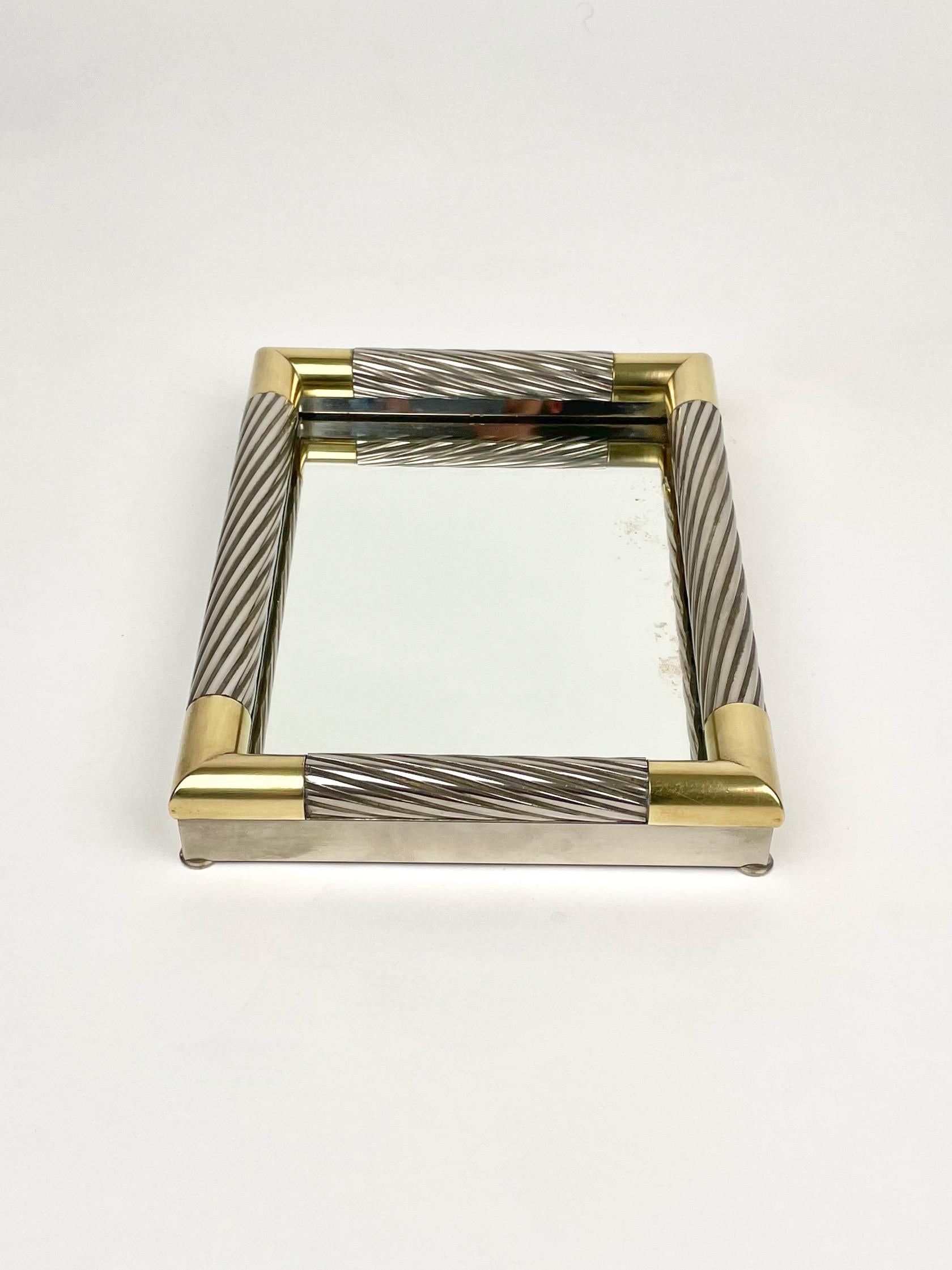 Vide-Poche in Silver Metal, Brass and Mirror by Tommaso Barbi, Italy 1970s For Sale 1