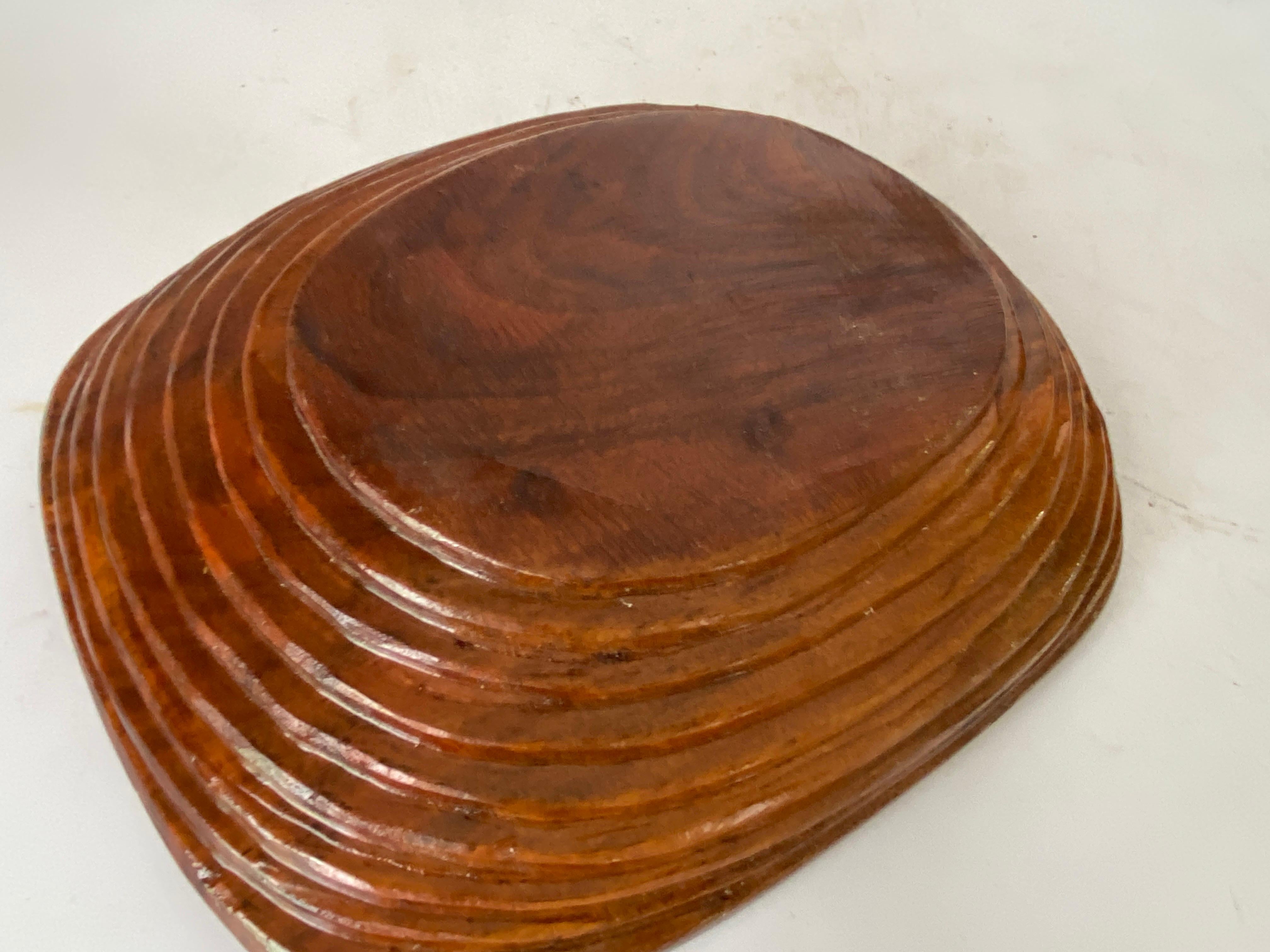 This dish is typical from the Minimalist style from the years 1960s. It has been done in France. Brown Color.