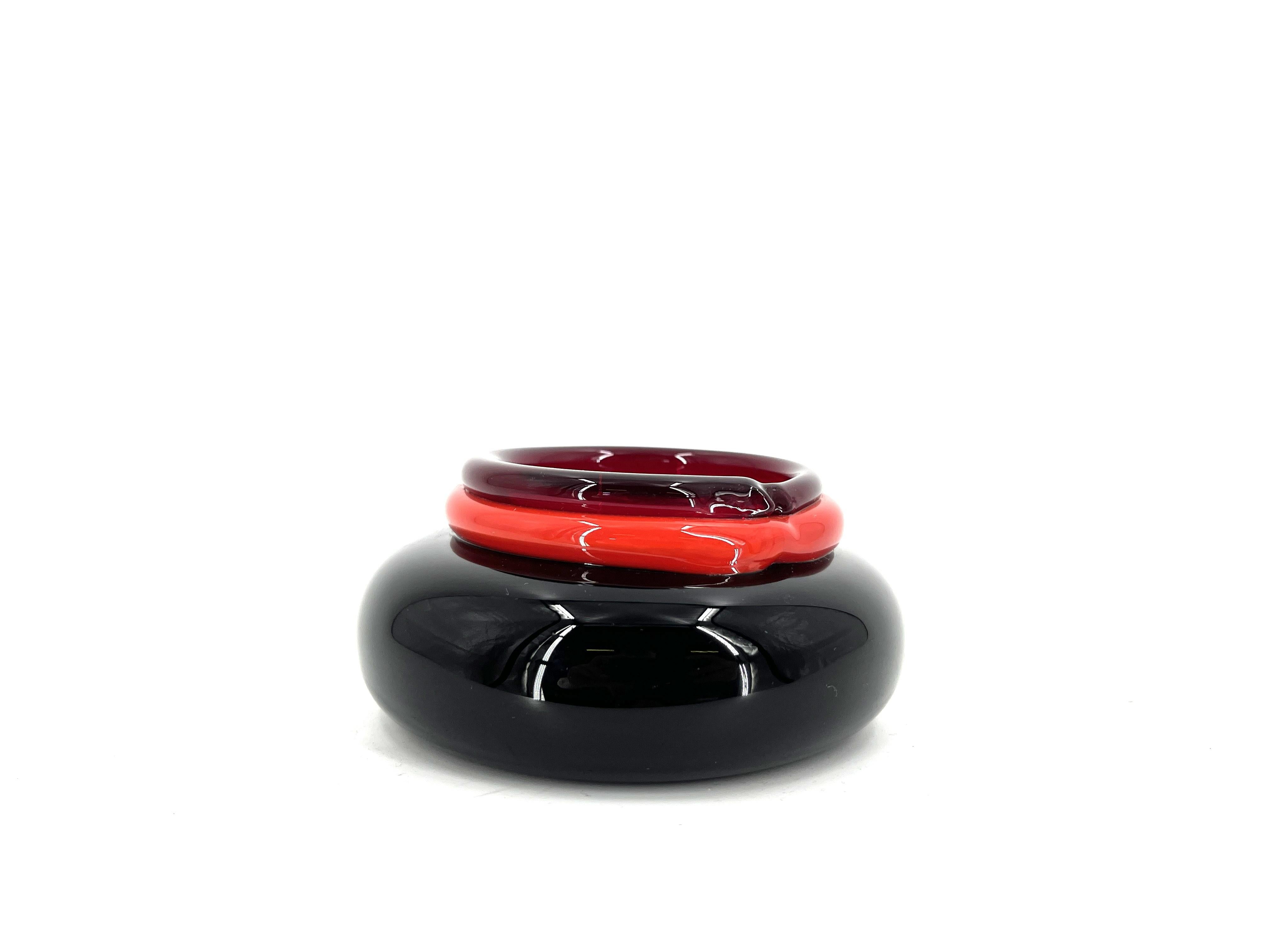 Vide poche or ashtray by Ettore Sottsass for Venini, 1990s In Good Condition For Sale In Leuven, Vlaams Gewest