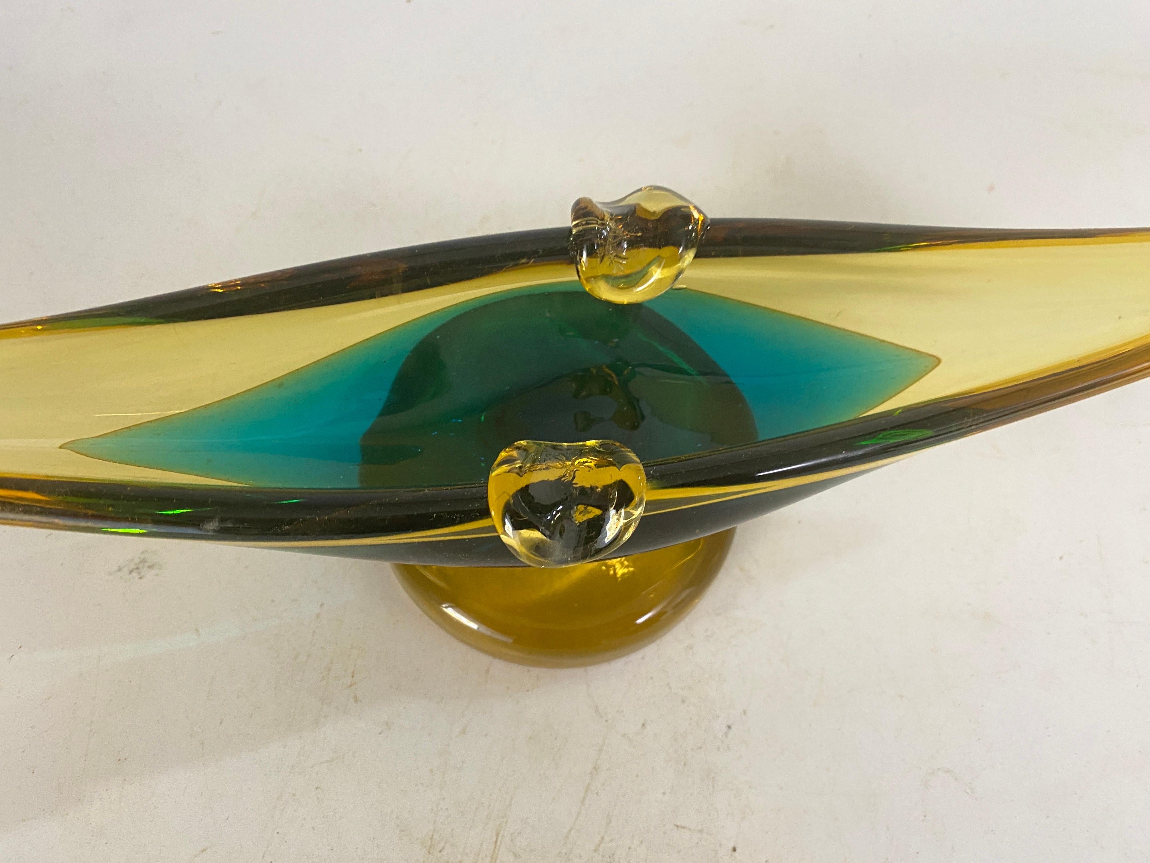 Vide Poche oder Aschenbecher in  Kunstglas Venedig Gondel geformt Italien, um 1970  im Angebot 5