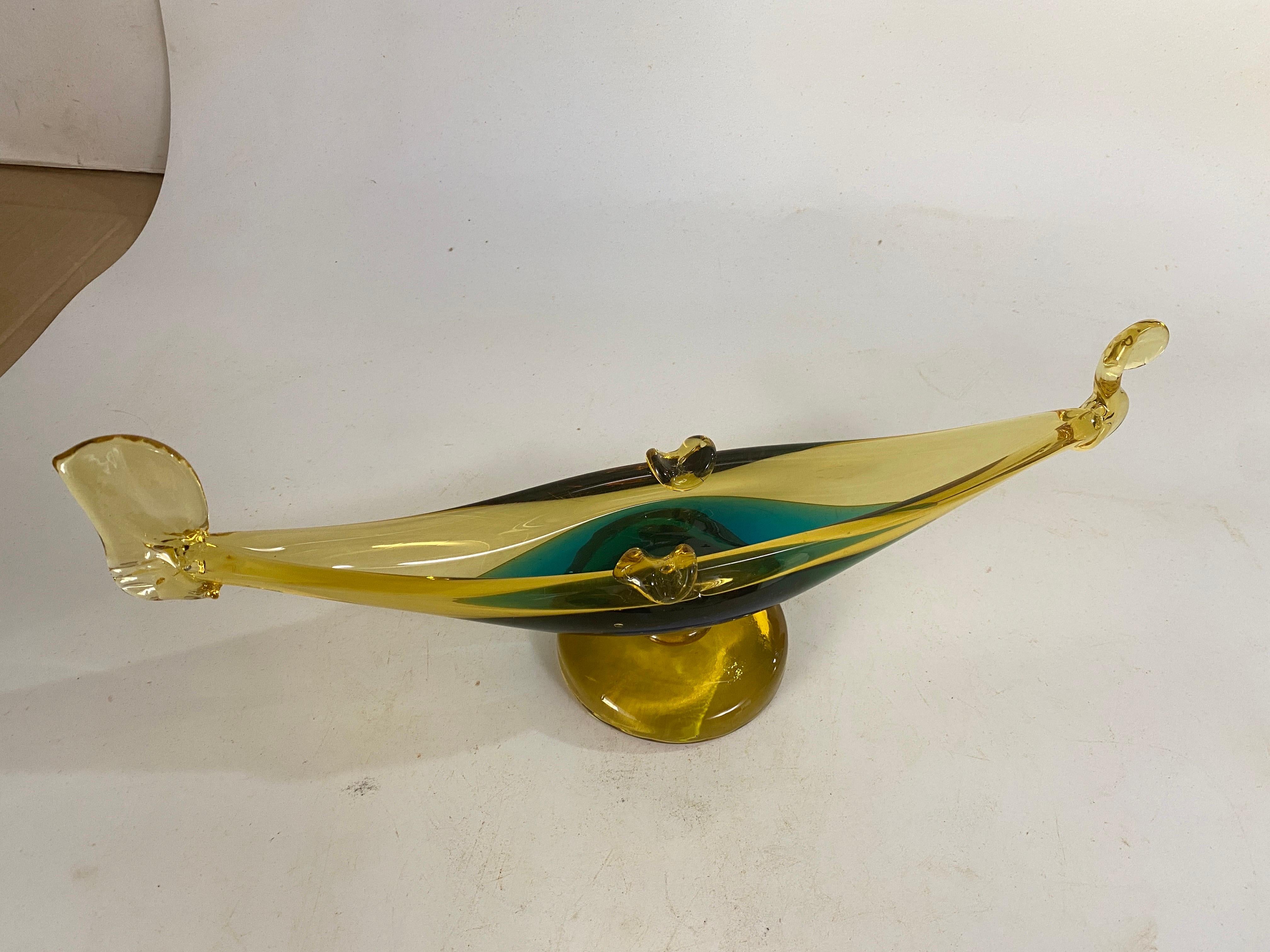 Vide Poche oder Aschenbecher in  Kunstglas Venedig Gondel geformt Italien, um 1970  im Angebot 3