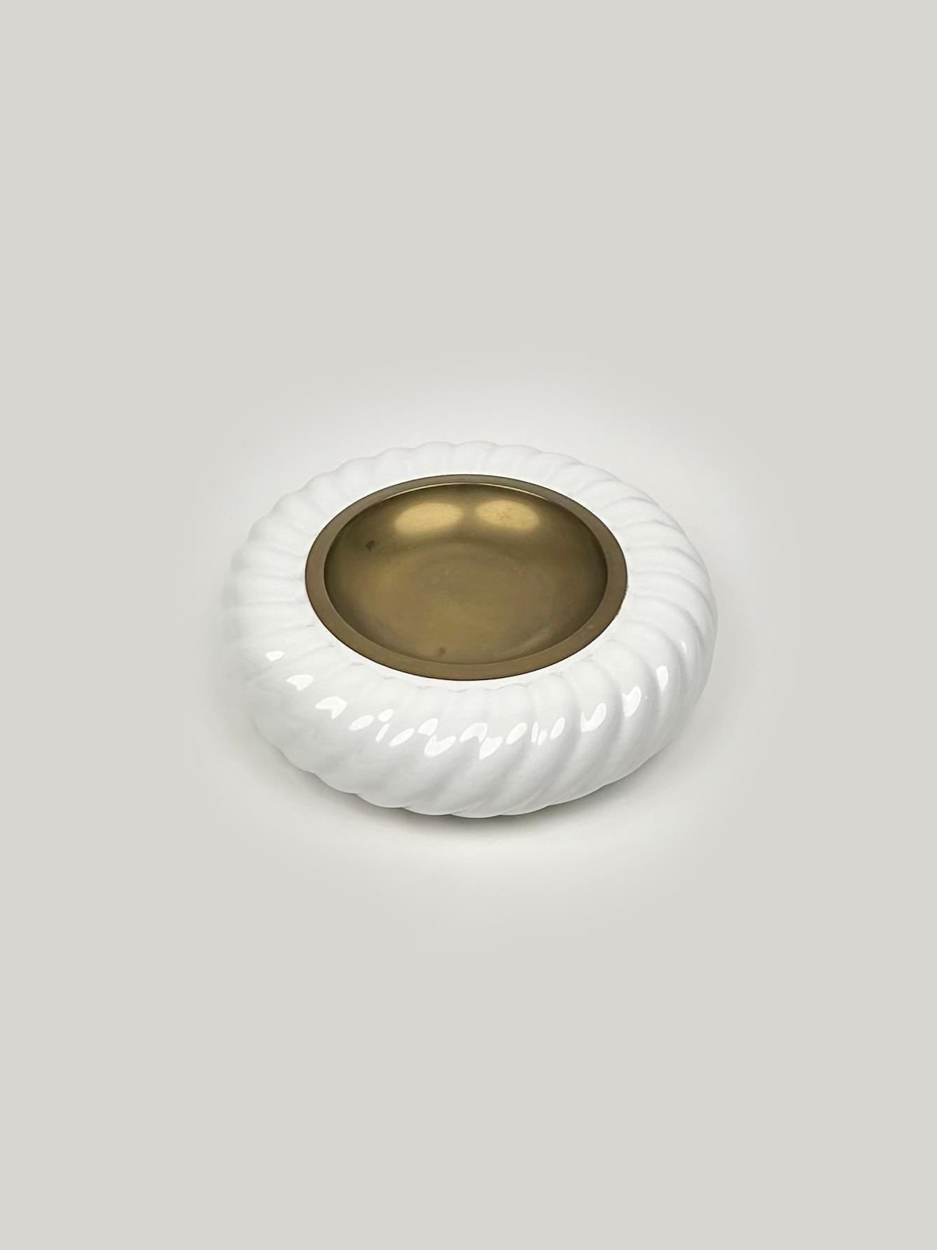 Vide-Poche or Ashtray White Ceramic and Brass by Tommaso Barbi, Italy 1970s For Sale 2