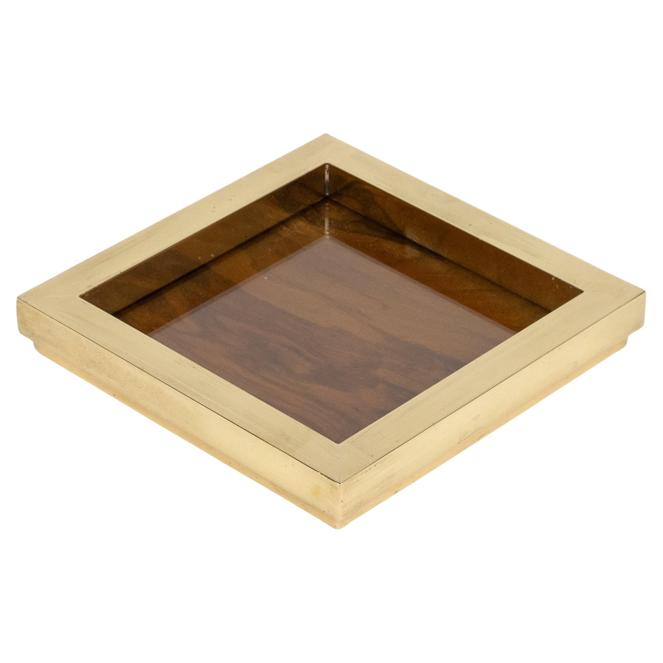 Midcentury wonderful squared vide-poche or centerpiece in brass, wood and glass by Tommaso Barbi.

Made in Italy in the 1970s.

