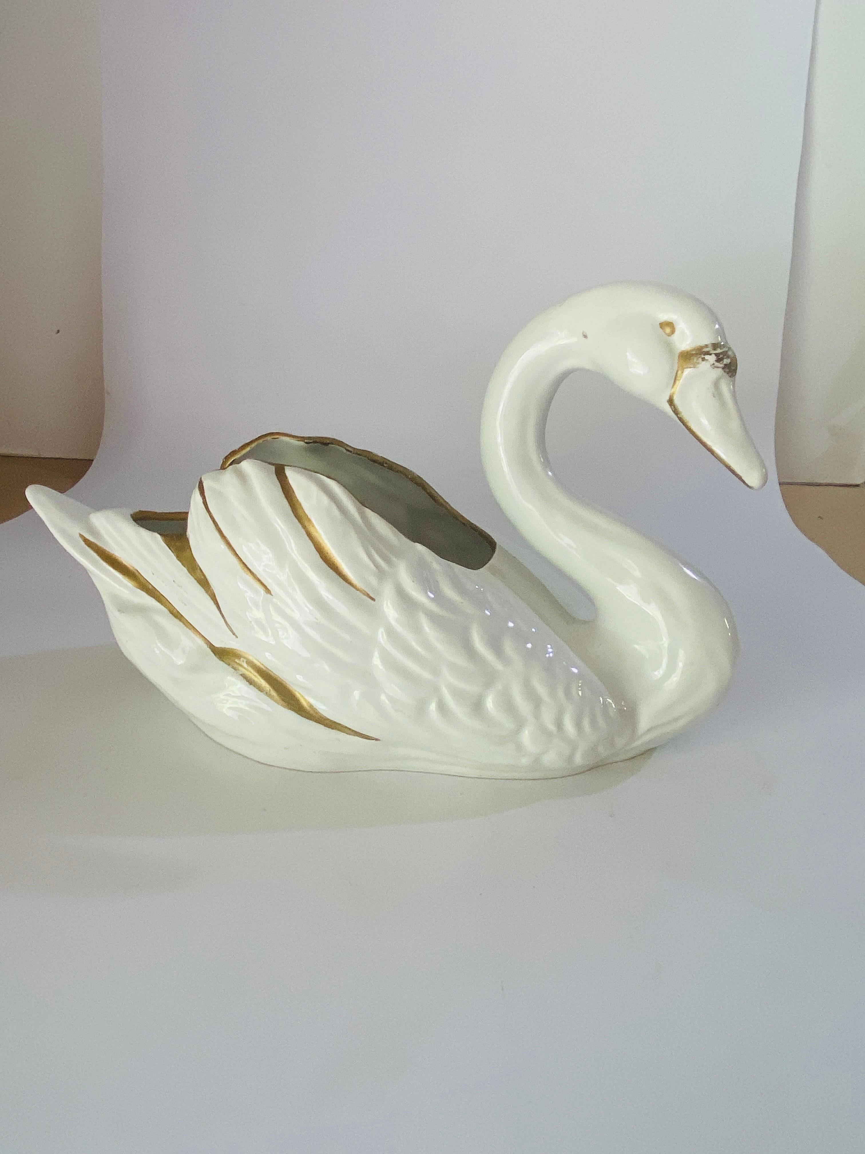 Vide Poche or Decorative Basket, Swan Sculpture Shaped in Porcelain Italy, 1970s For Sale 3