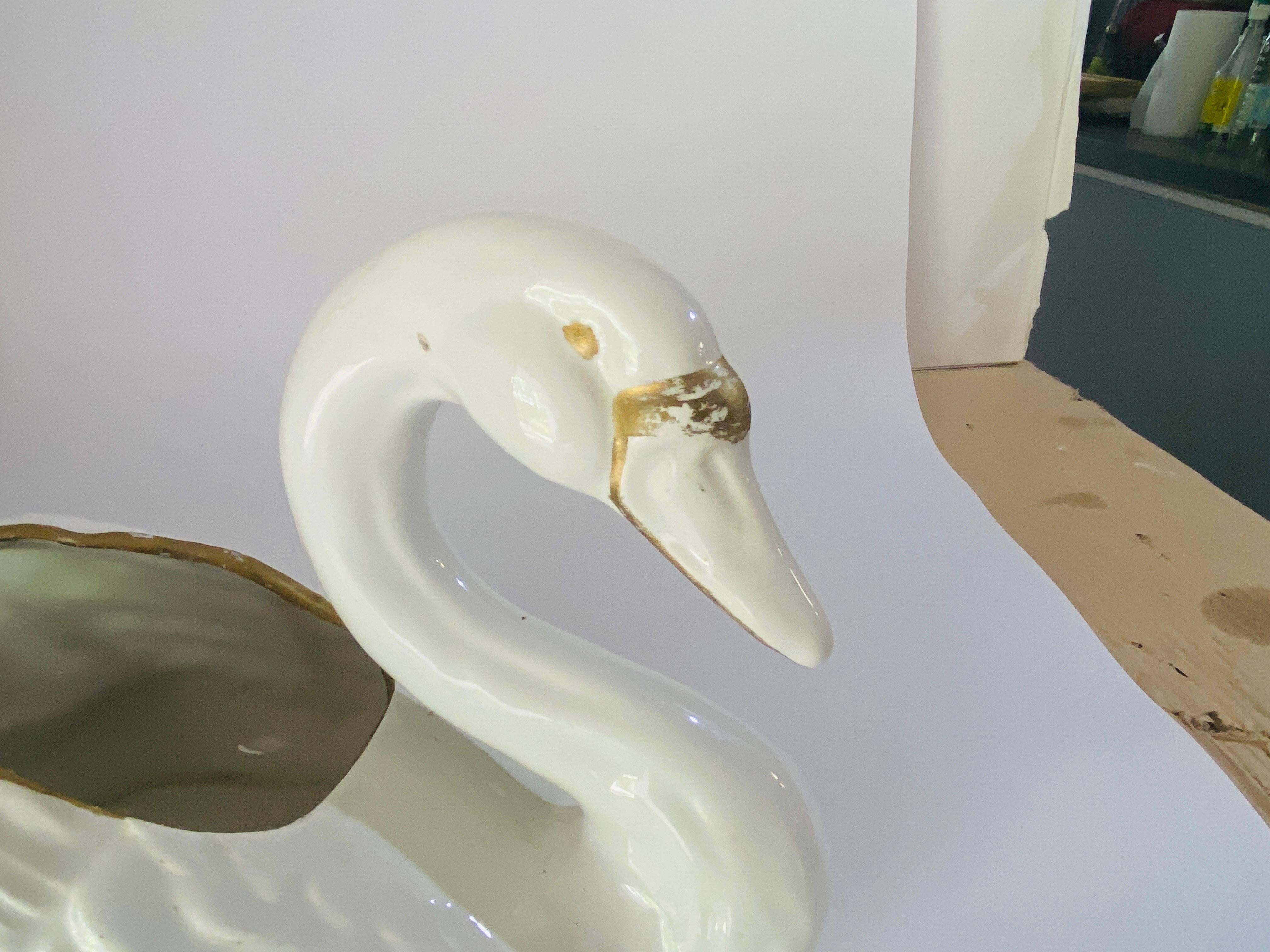 Vide Poche or Decorative Basket, Swan Sculpture Shaped in Porcelain Italy, 1970s In Good Condition For Sale In Auribeau sur Siagne, FR