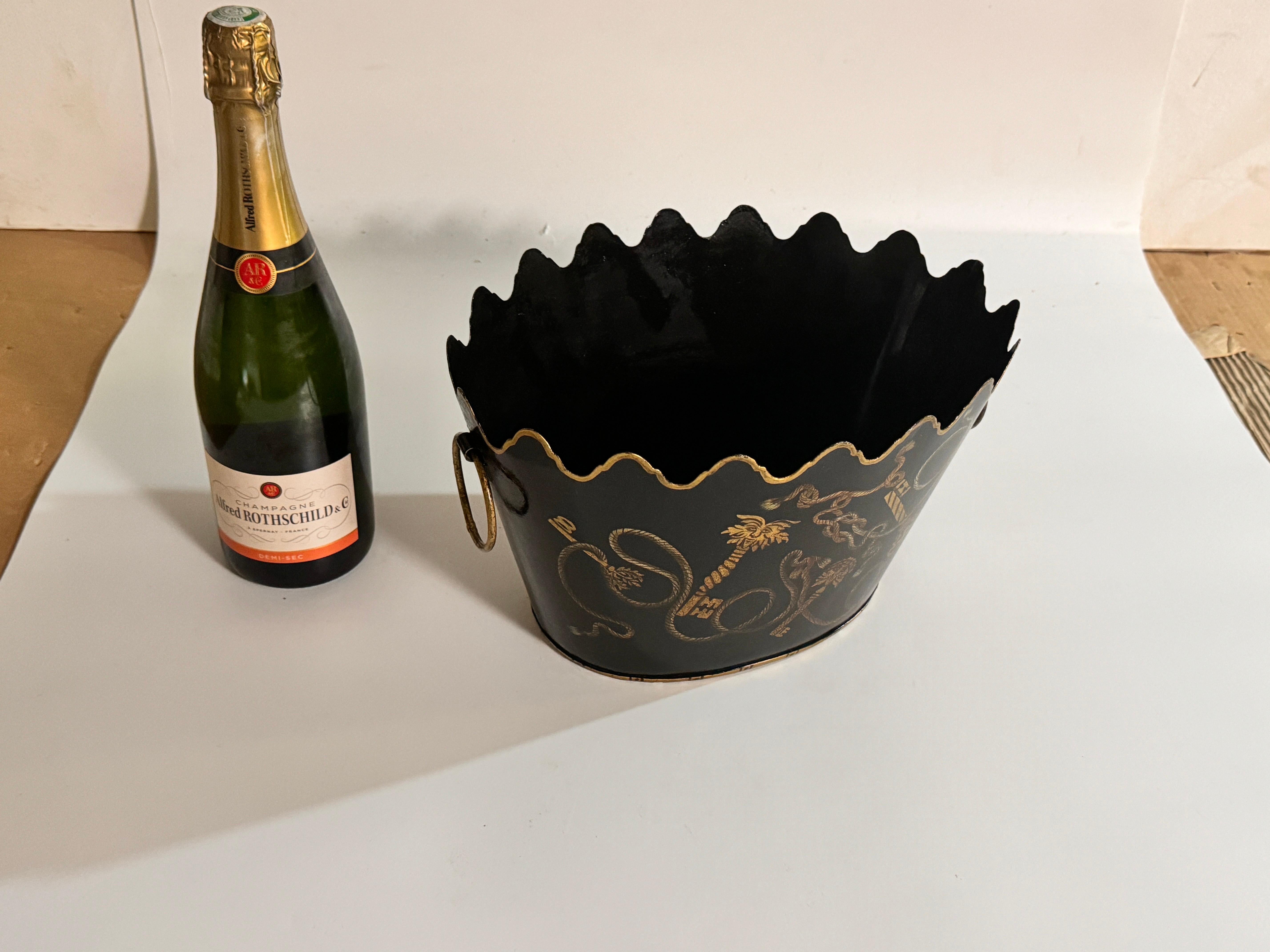 Vide poche- oder Pflanzgefäßhalter, Metall, Gold und schwarze Farbe, Frankreich 1970 (Französisch) im Angebot