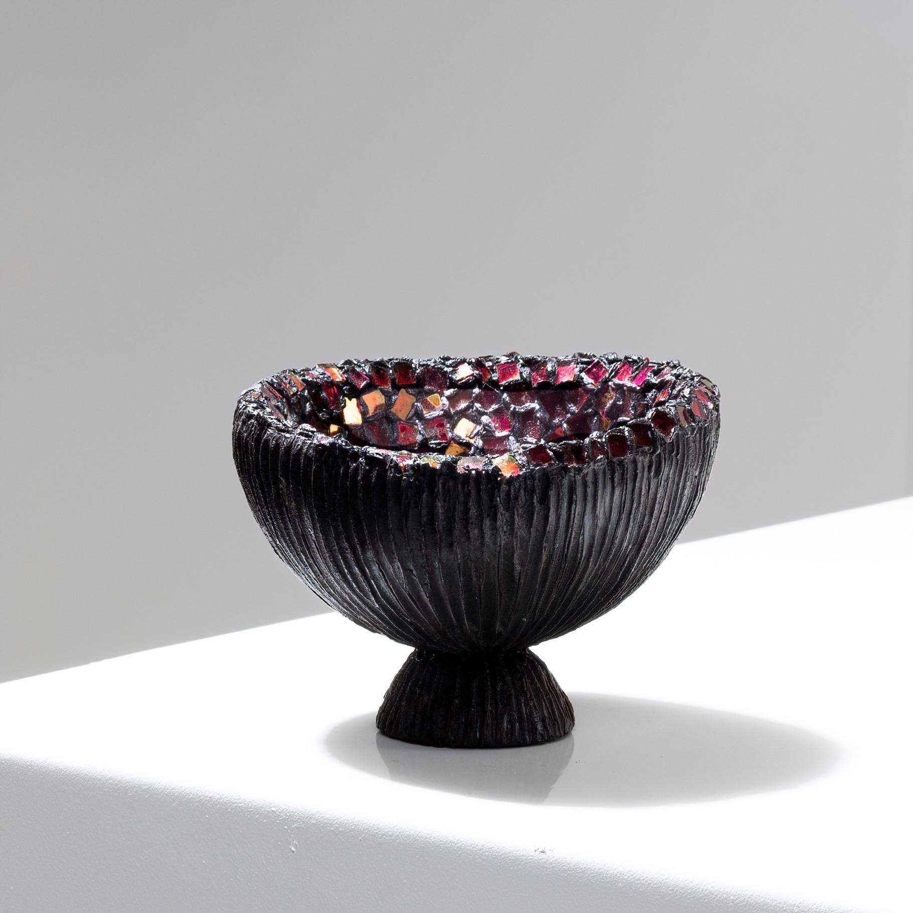Mid-Century Modern Vide-poches Cup by Line Vautrin – Talosel encrusted with garnet mirrors For Sale