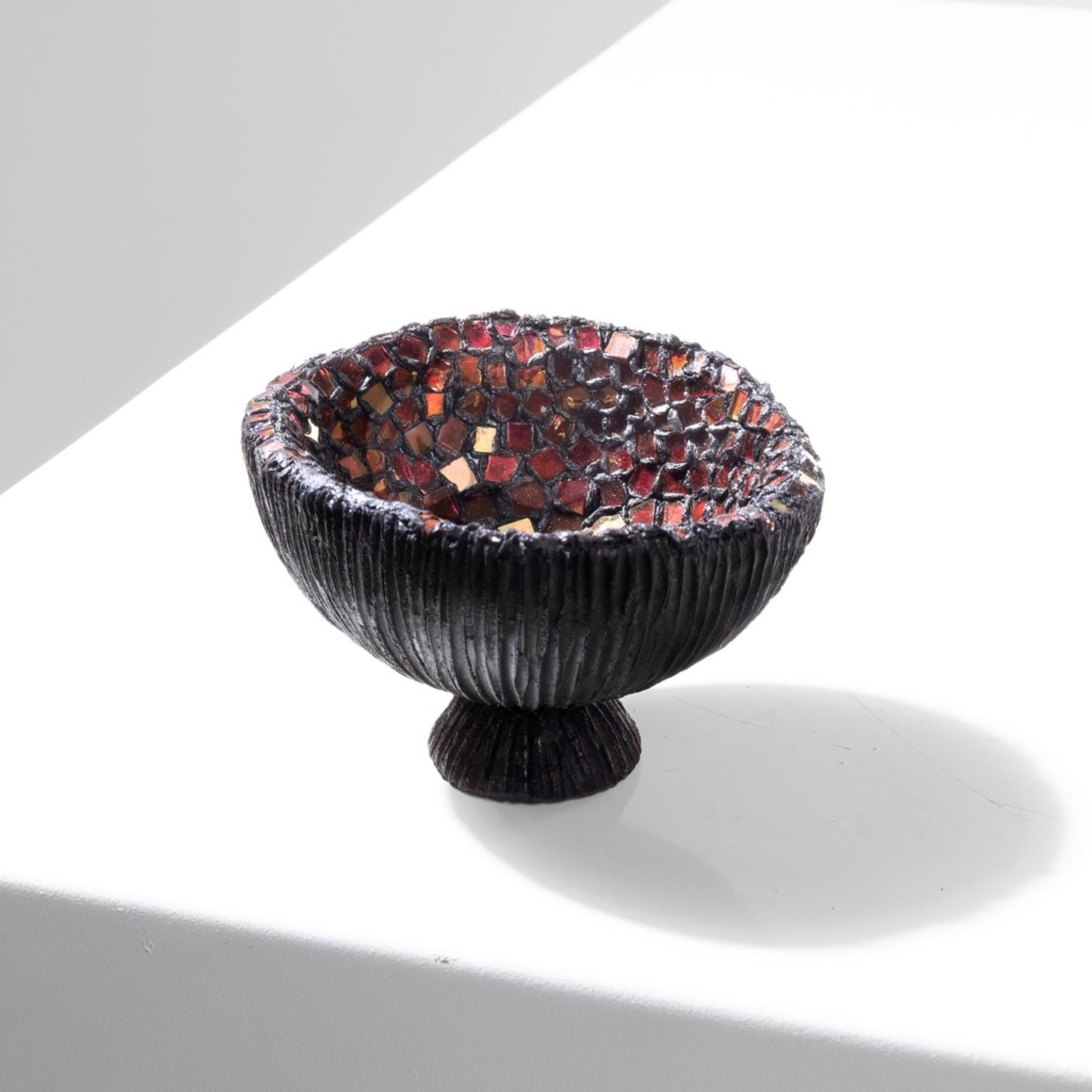 European Vide-poches Cup by Line Vautrin – Talosel encrusted with garnet mirrors For Sale