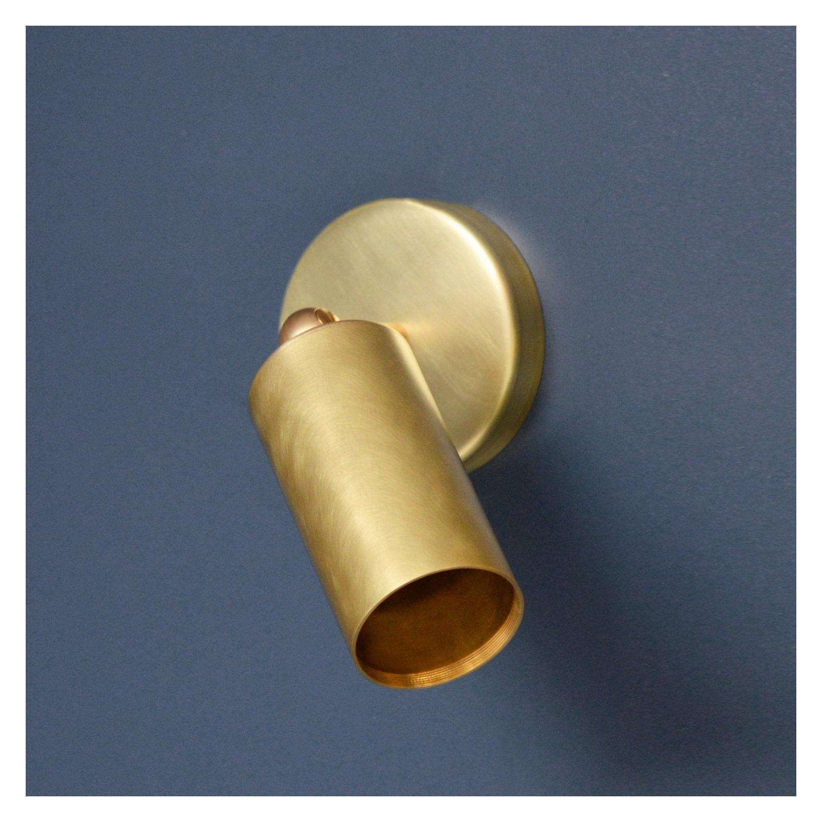 Videre Modern Wall Light in Brushed Brass, Made in Britain For Sale 1