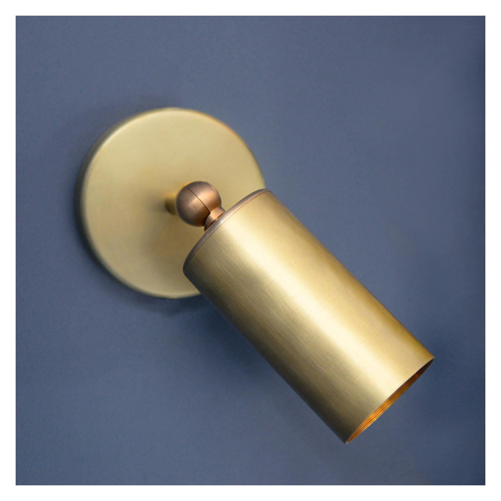 Videre Modern Wall Light in Brushed Brass, Made in Britain For Sale 2