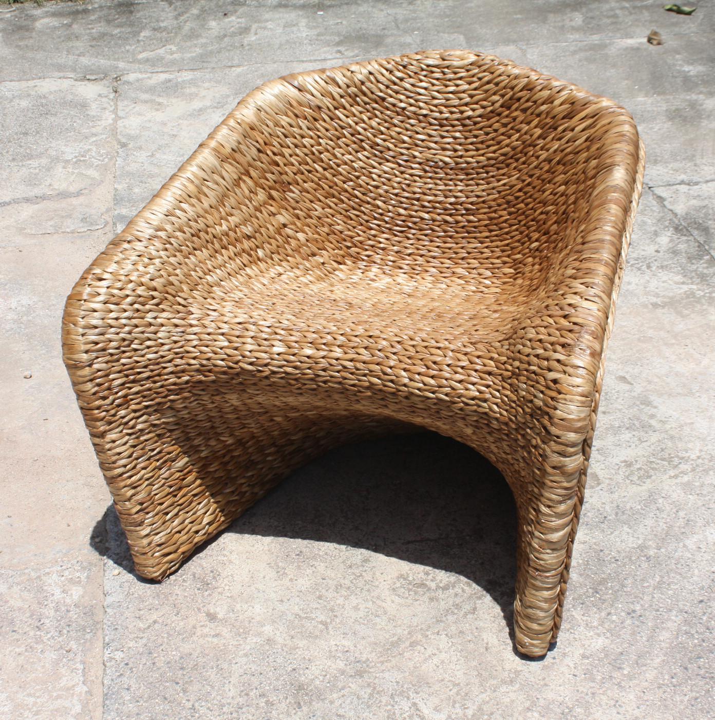 This armchair is the result of several experiences with handwoven natural fiber rush. On this armchair project we focused on exploring the in numerous possibilities of contrast and texture which only this material can provide. The piece was designed