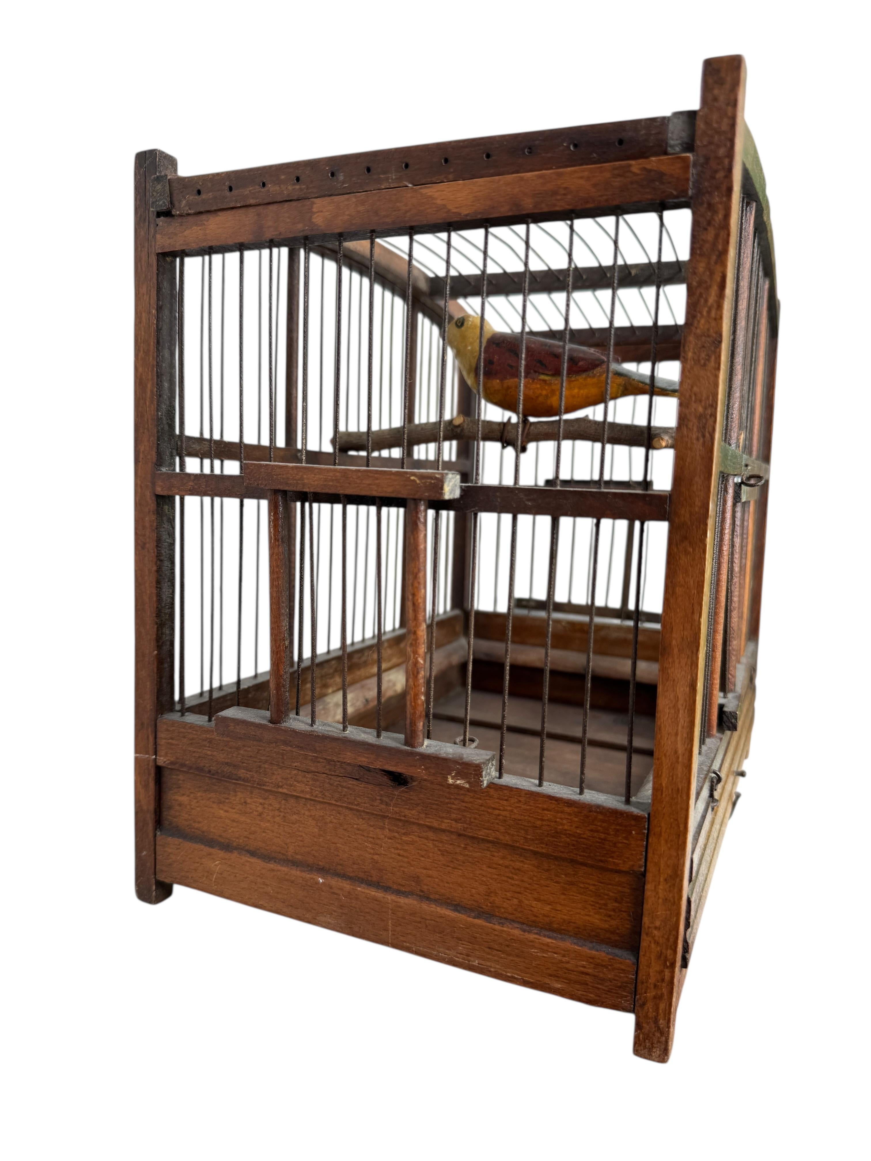 Viechtauer Hand Carved Wood Vogel in Folk Art Birdcage Österreich 1900s oder älter im Angebot 2