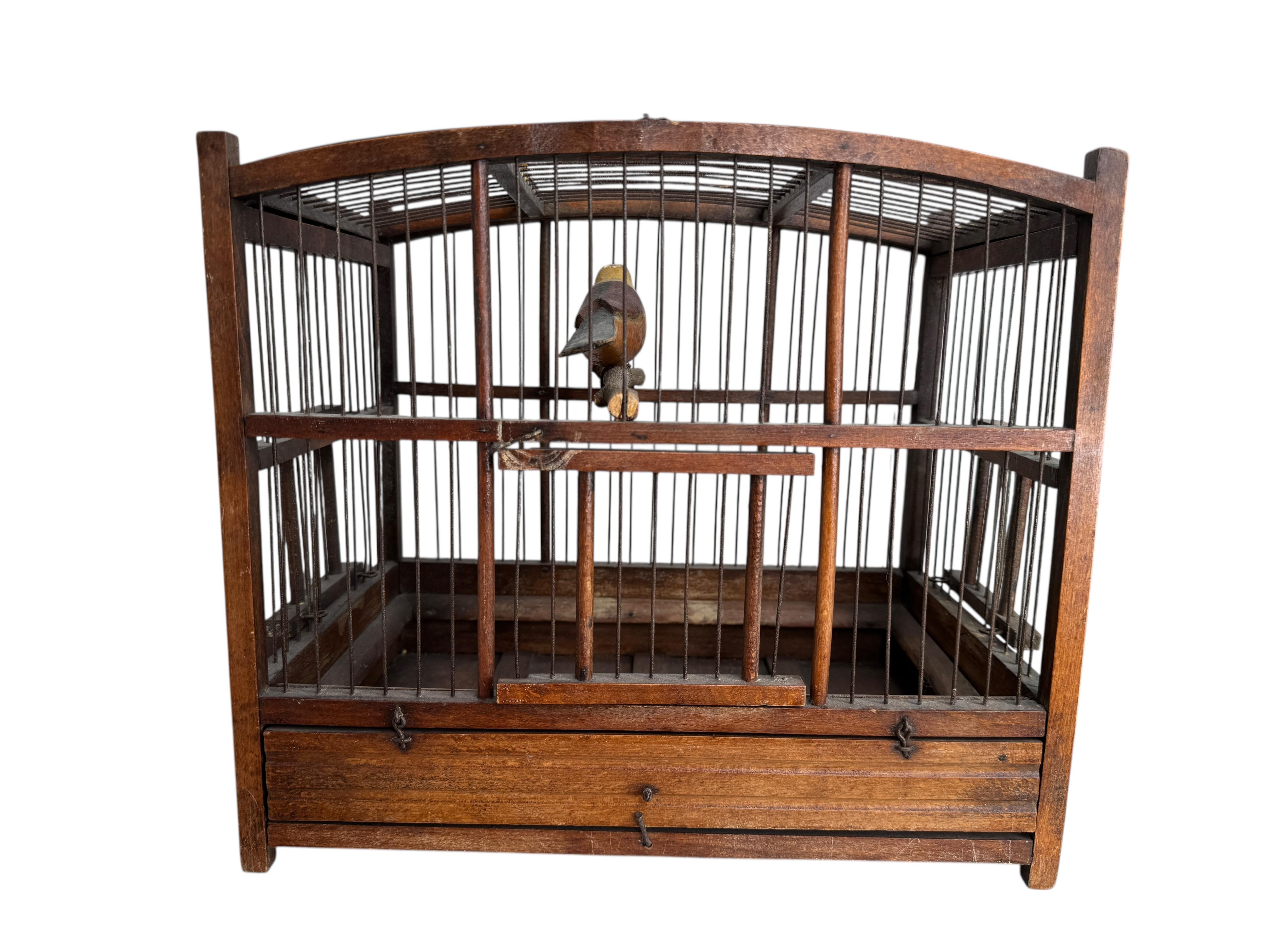 Viechtauer Hand Carved Wood Vogel in Folk Art Birdcage Österreich 1900s oder älter im Angebot 4