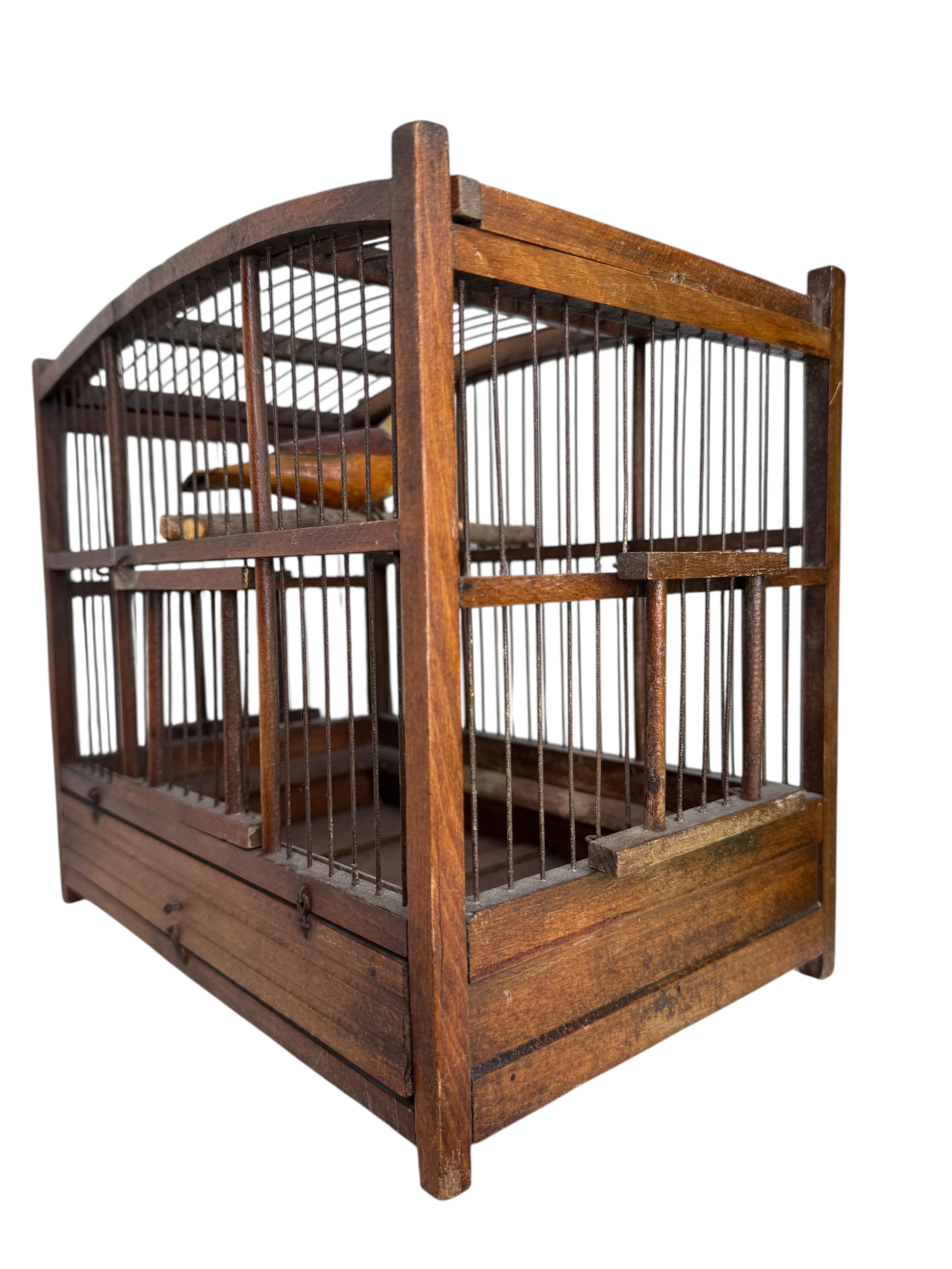 Viechtauer Hand Carved Wood Vogel in Folk Art Birdcage Österreich 1900s oder älter im Angebot 6
