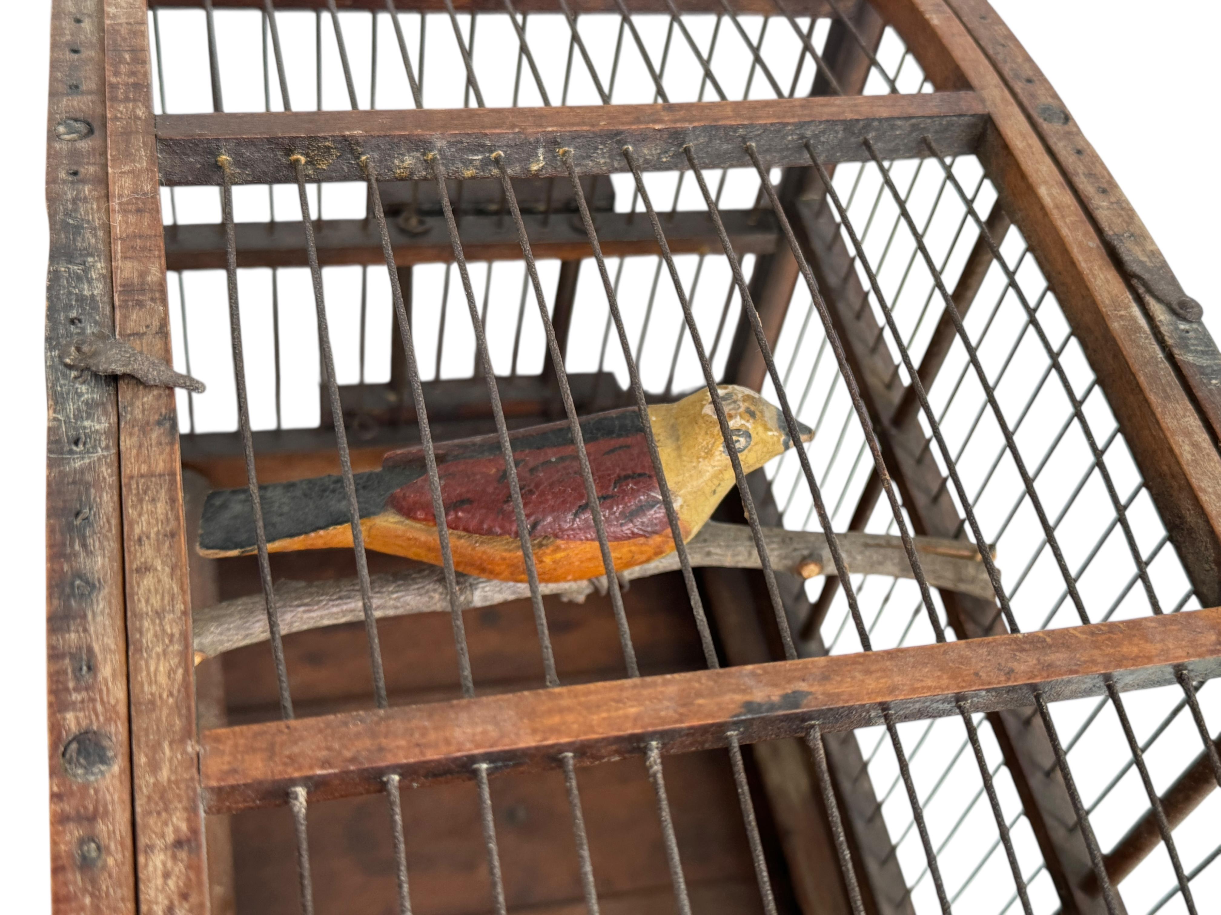 Viechtauer Hand Carved Wood Vogel in Folk Art Birdcage Österreich 1900s oder älter im Angebot 10
