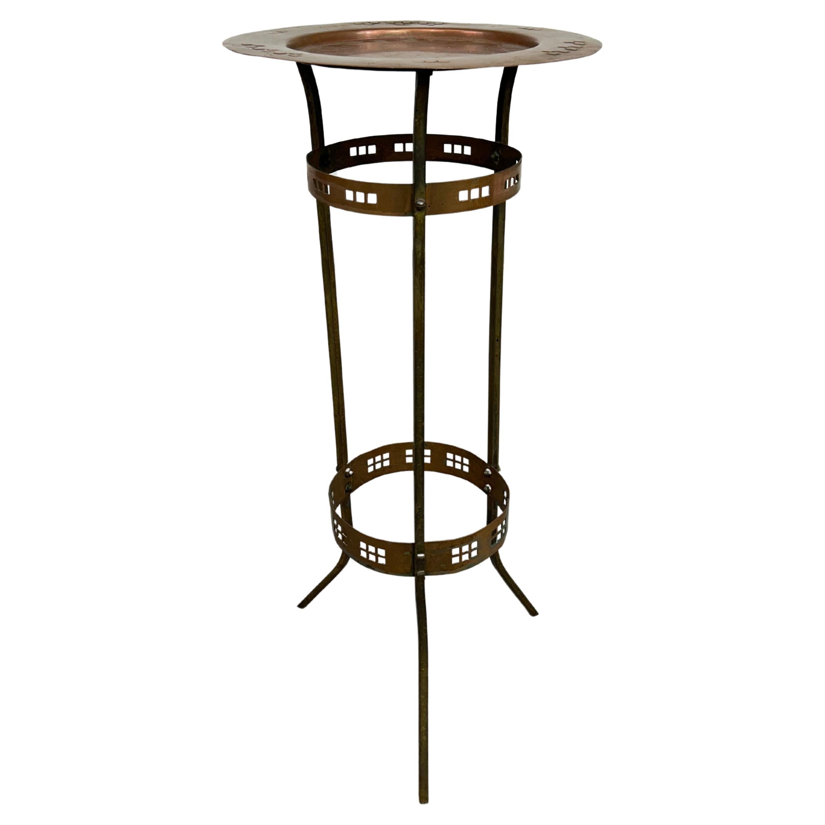 Tavolino in ottone della secessione Viena di Josef Hoffmann