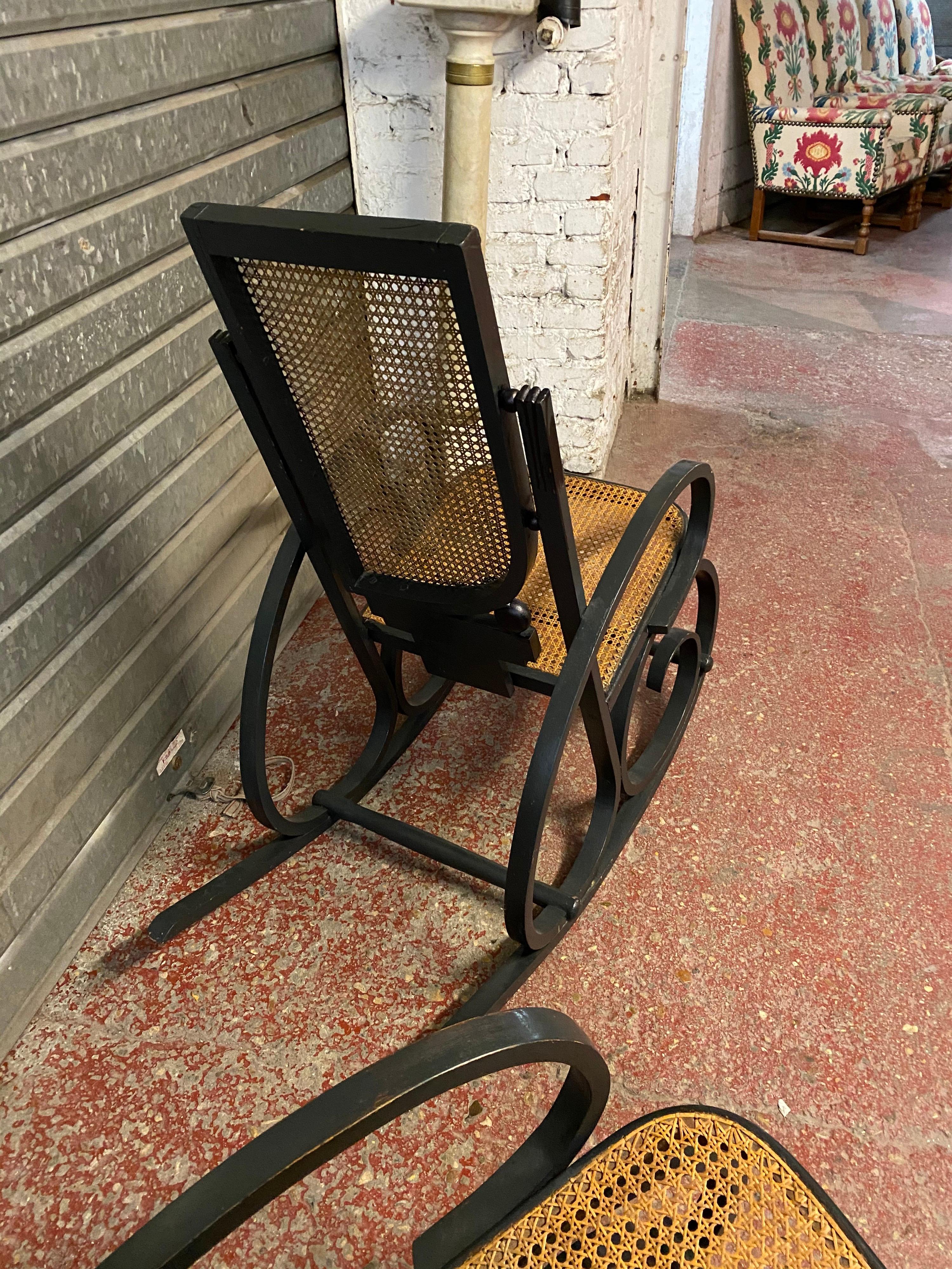 Mid-Century Modern Fauteuil à bascule Viener Werkstatte en vente