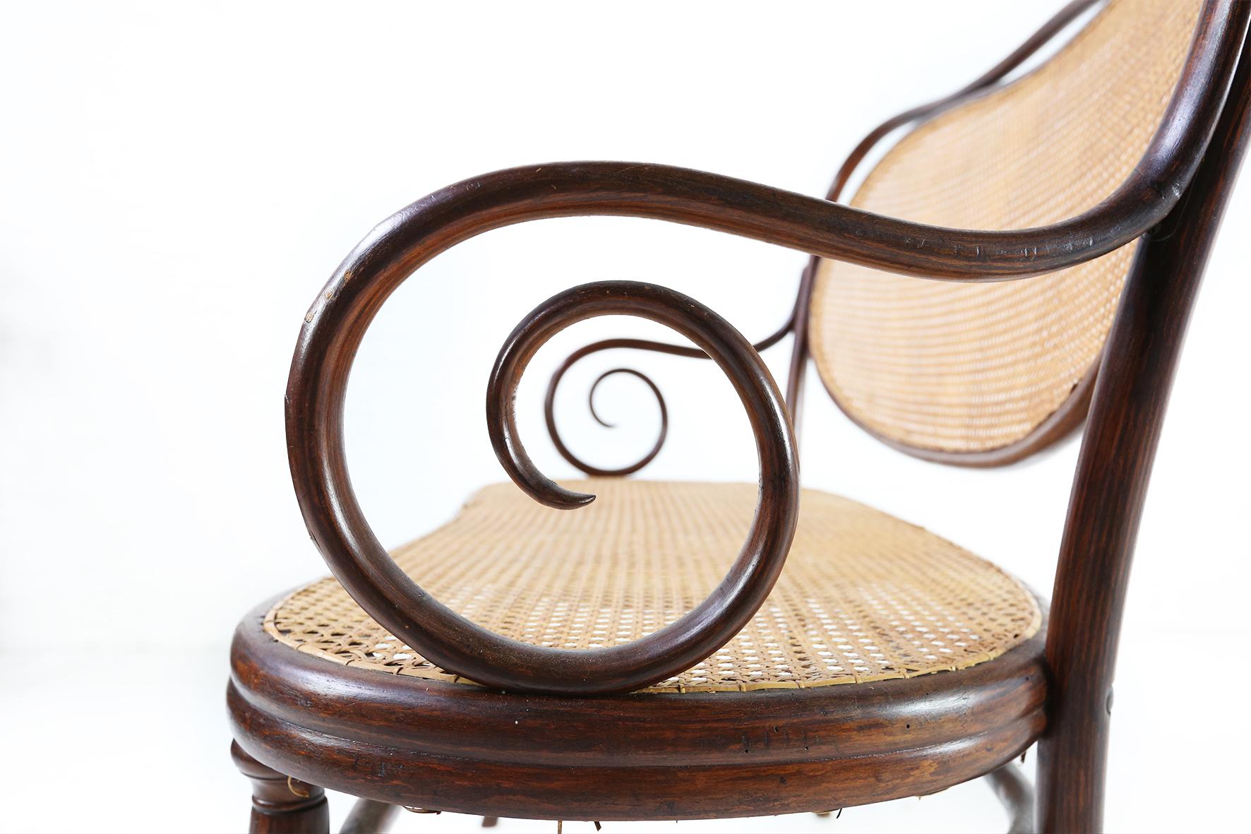 Vienese Gebruder Thonet Art Nouveau Bentwood Bench Settee, 1880s In Good Condition In Ghent, BE