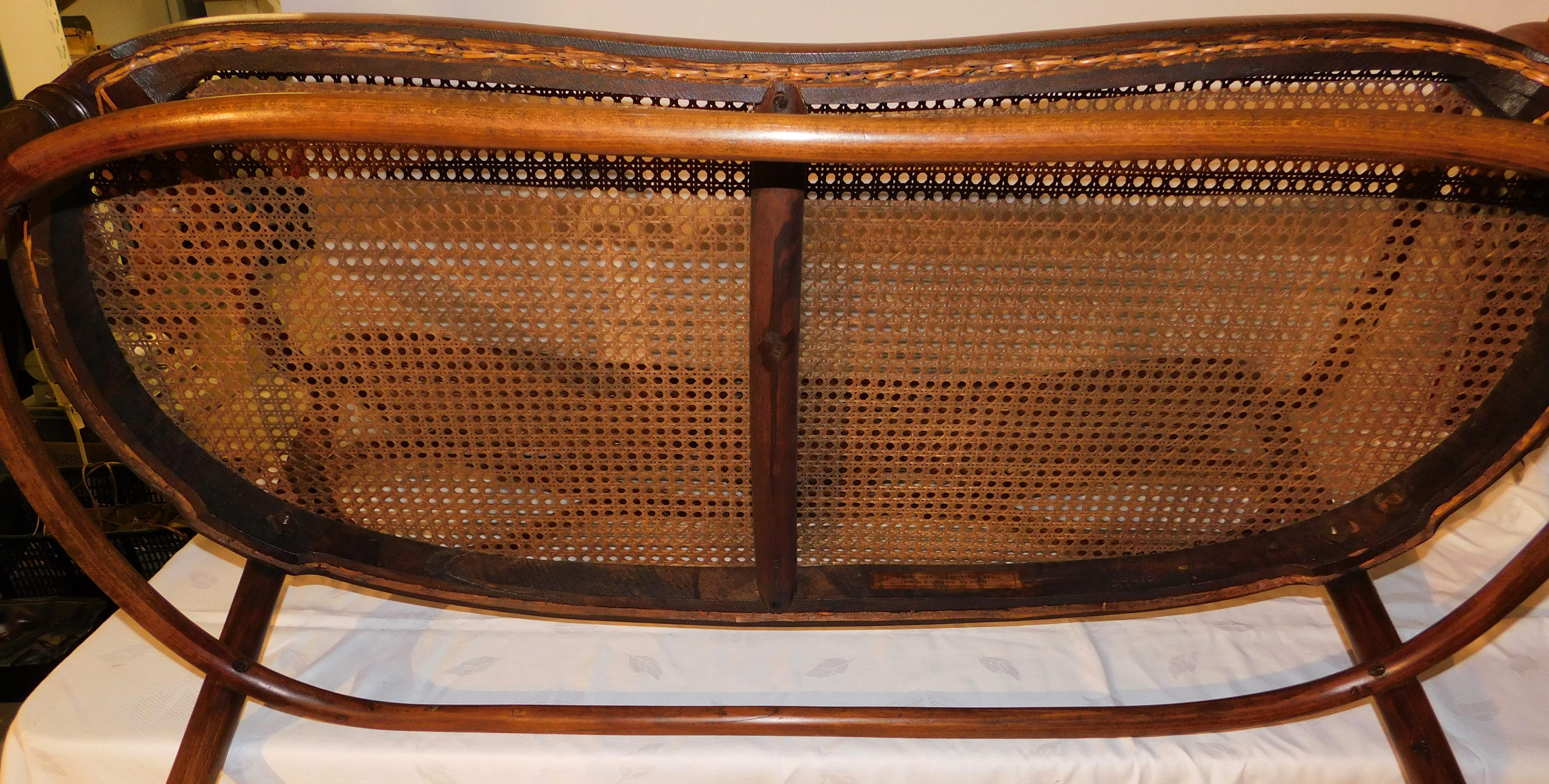 Banc en bois courbé Art Nouveau du sécessionniste viennois Gebruder Thonet 6