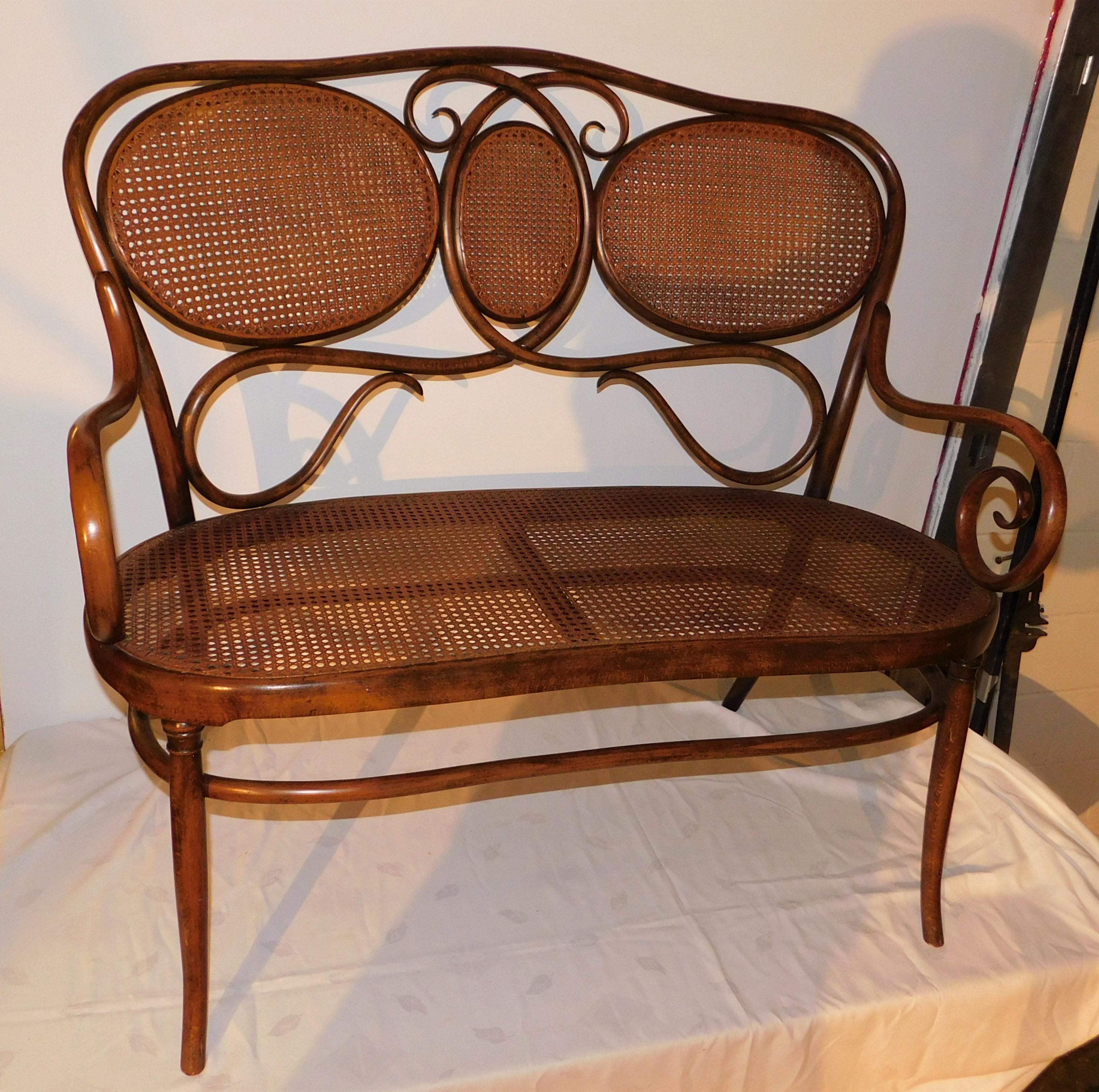 Vannerie Banc en bois courbé Art Nouveau du sécessionniste viennois Gebruder Thonet