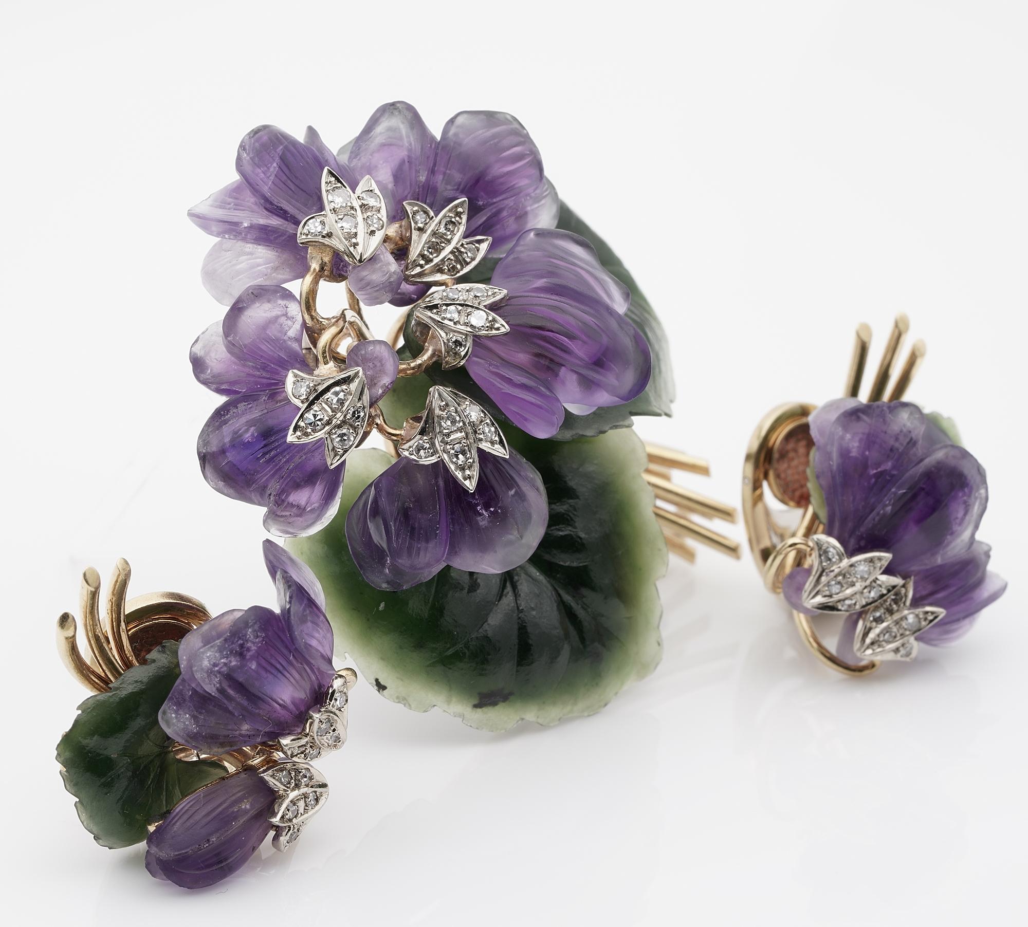 Vienna Carved Amethyst Nephrite Diamond Bunch Violet Brooch Earrings Suite In Good Condition For Sale In Napoli, IT