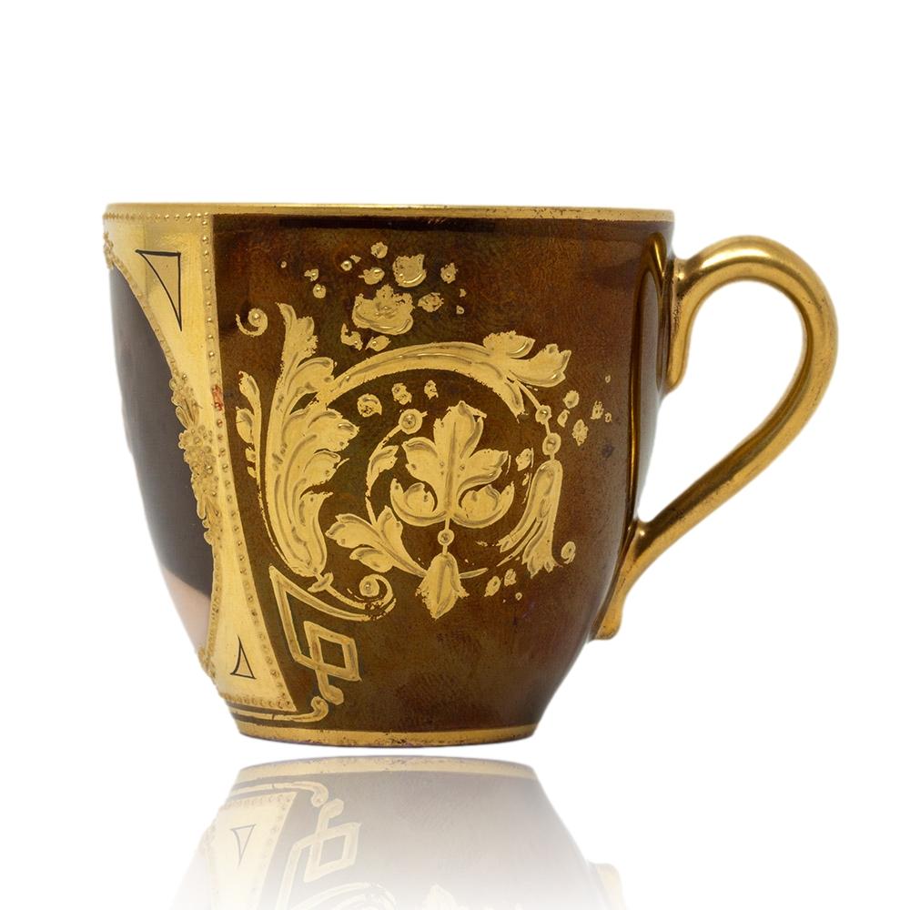 Tazza e piattino in porcellana viennese del XIX secolo in vendita 6
