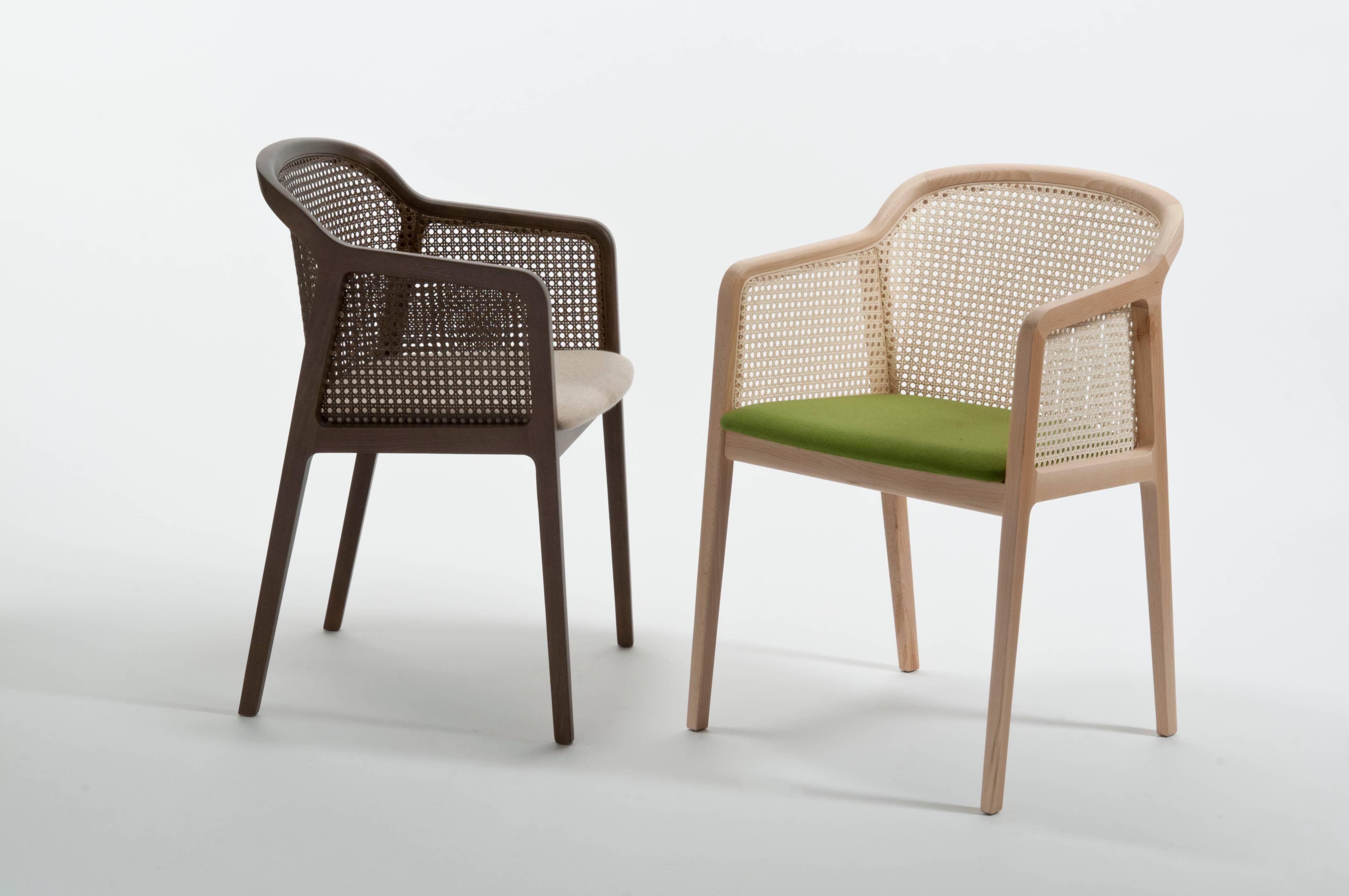 Wiener Sessel, modernes Design aus Holz und Stroh, Sitz mit schwarzem Filzbezug im Angebot 7