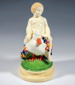 Wiener Jugendstil-Keramik im Wiener Jugendstil, Figur eines Putten, der auf einem Enten reitet, von Doblinger, um 1910